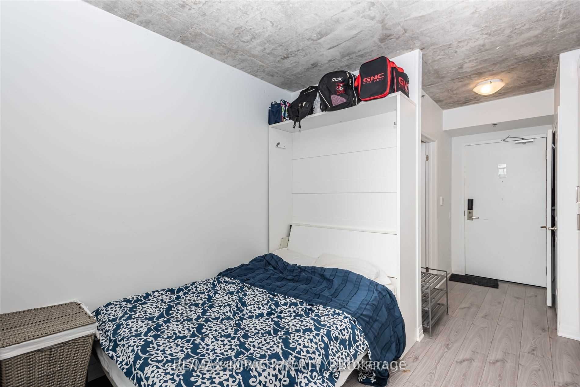 1900 Simcoe Street N, #628
