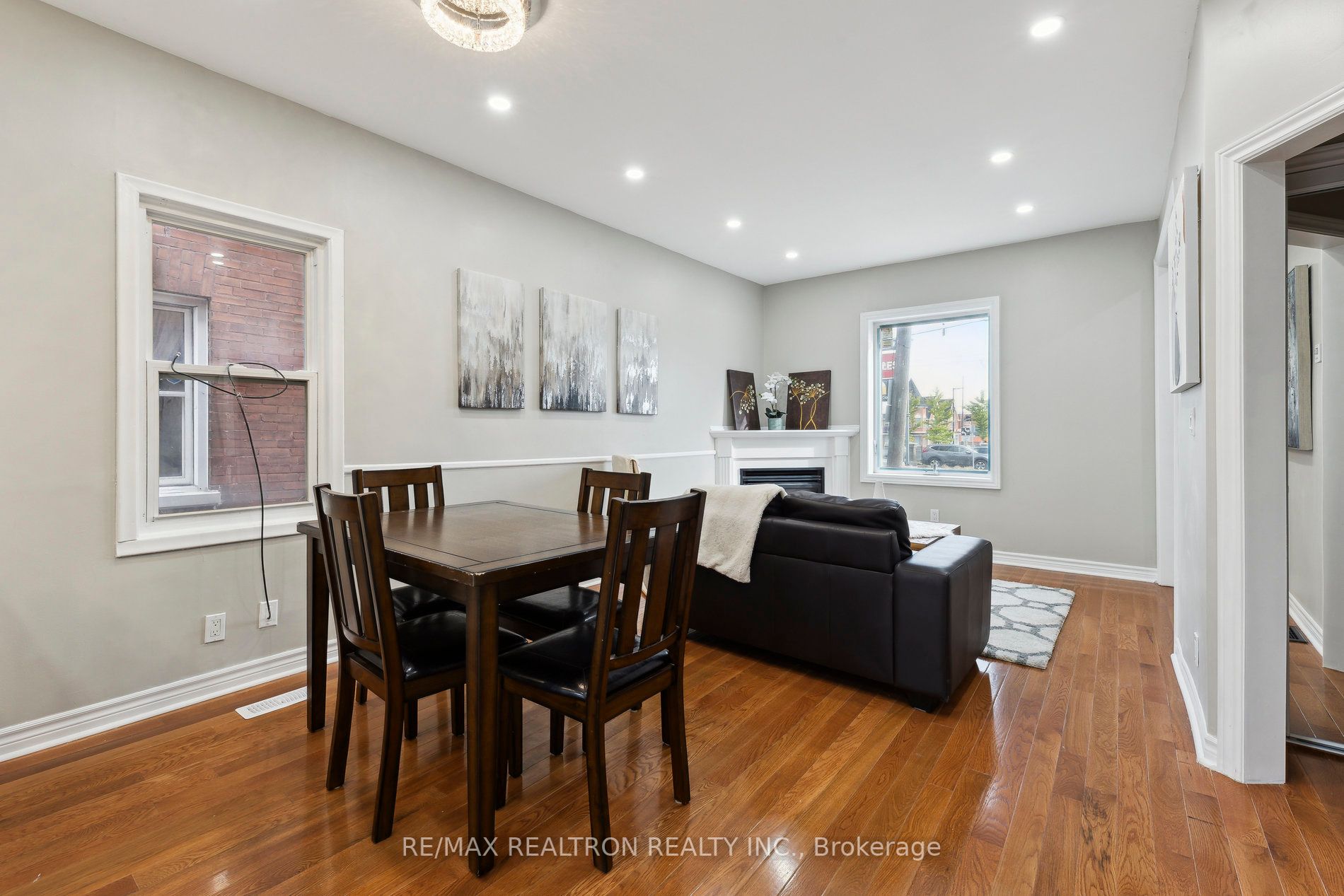6 Liberty St S