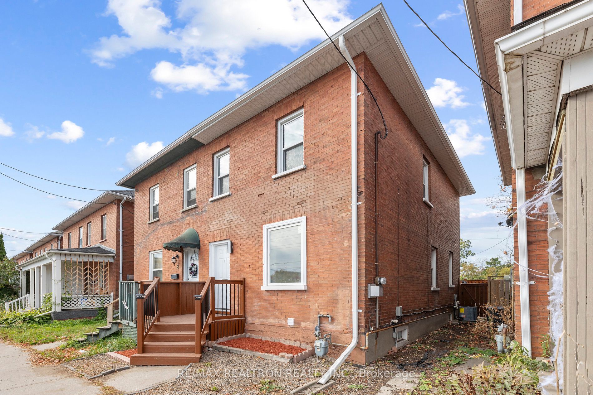 6 Liberty St S
