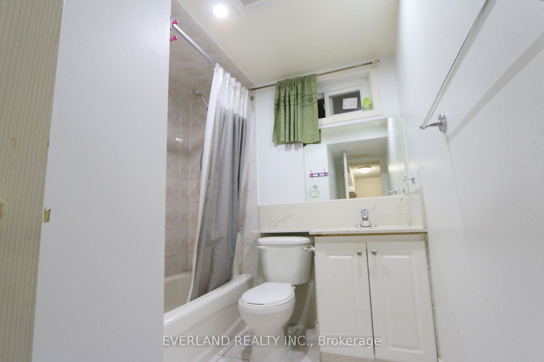 221 Placentia Blvd