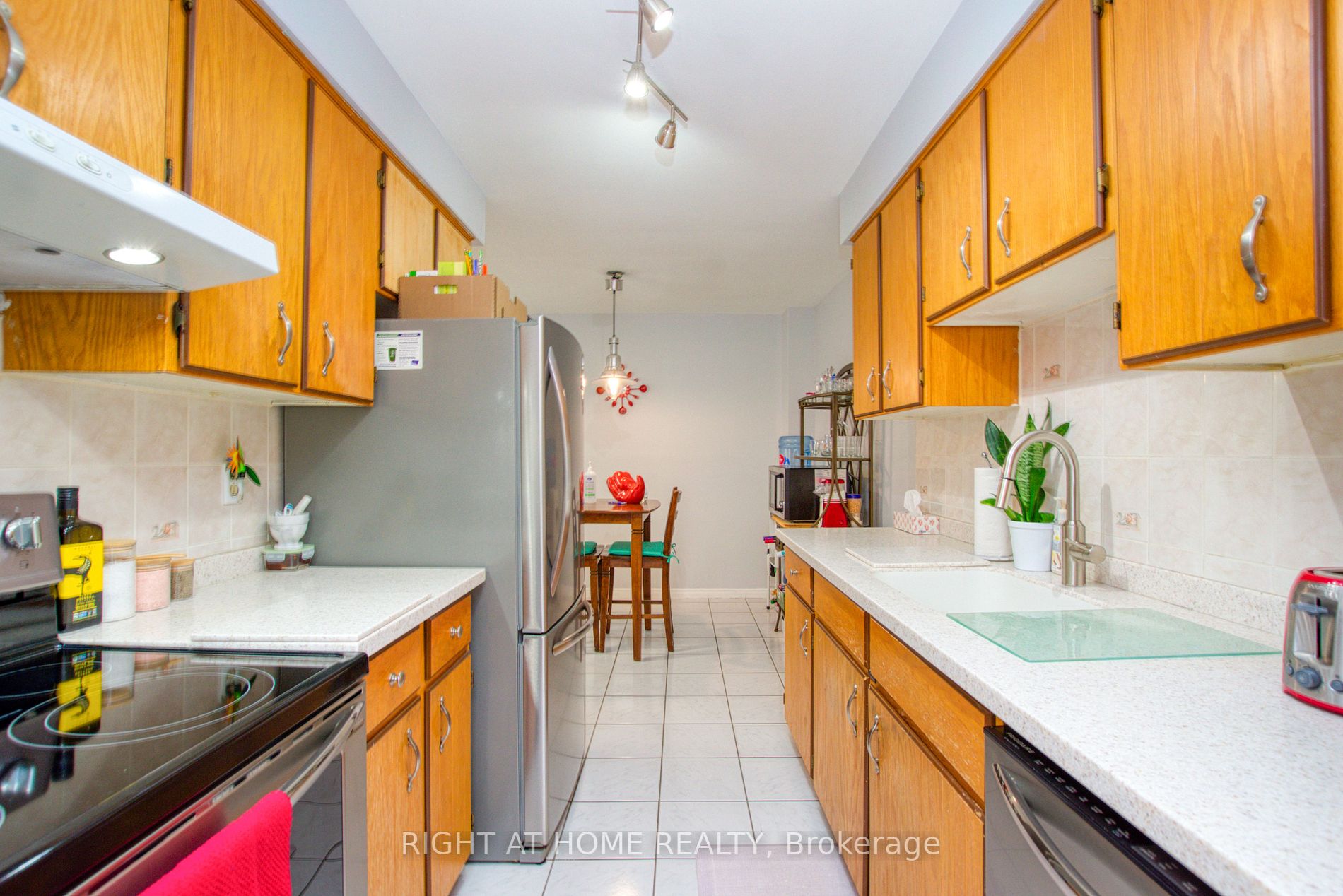82 Wright Cres
