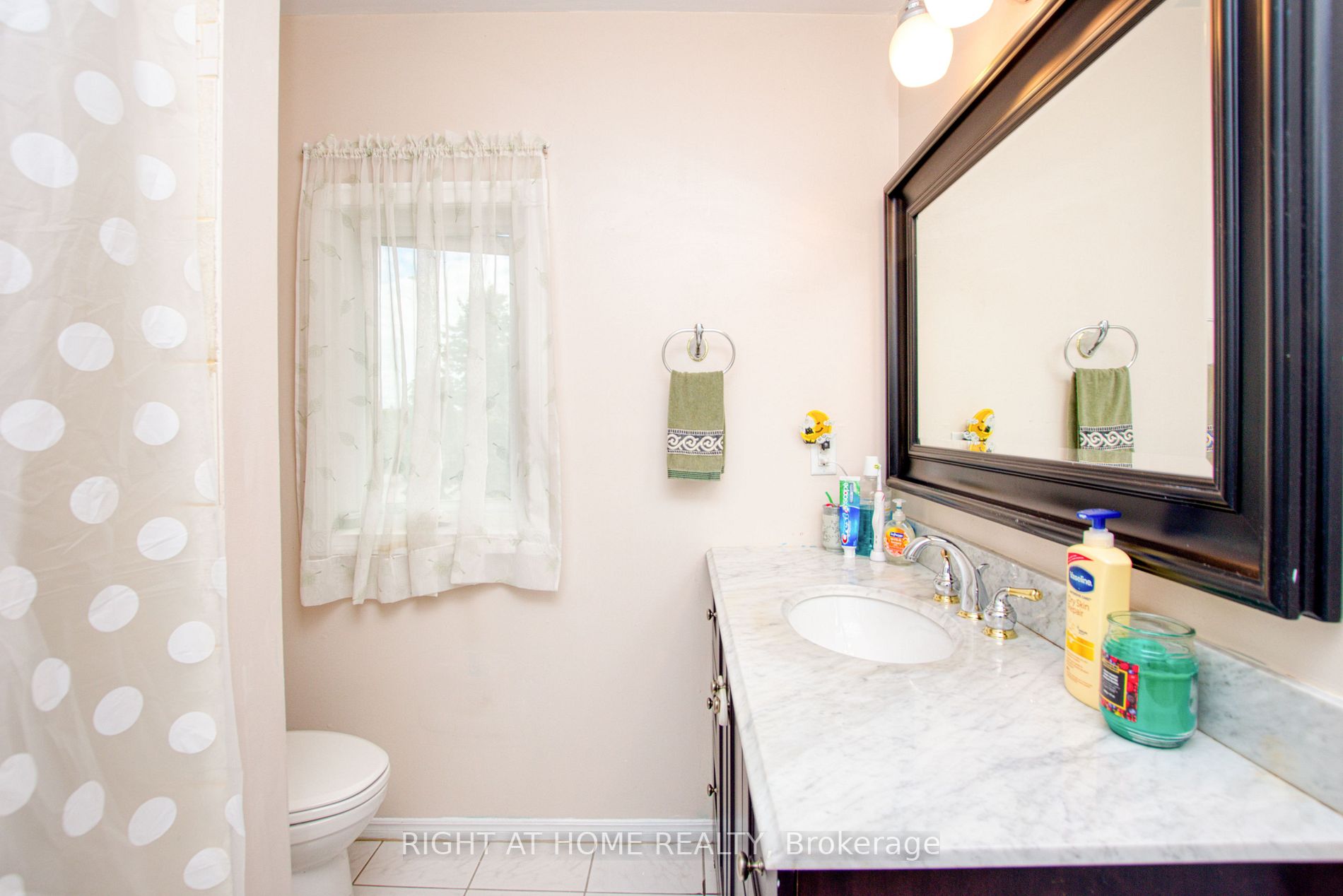82 Wright Cres
