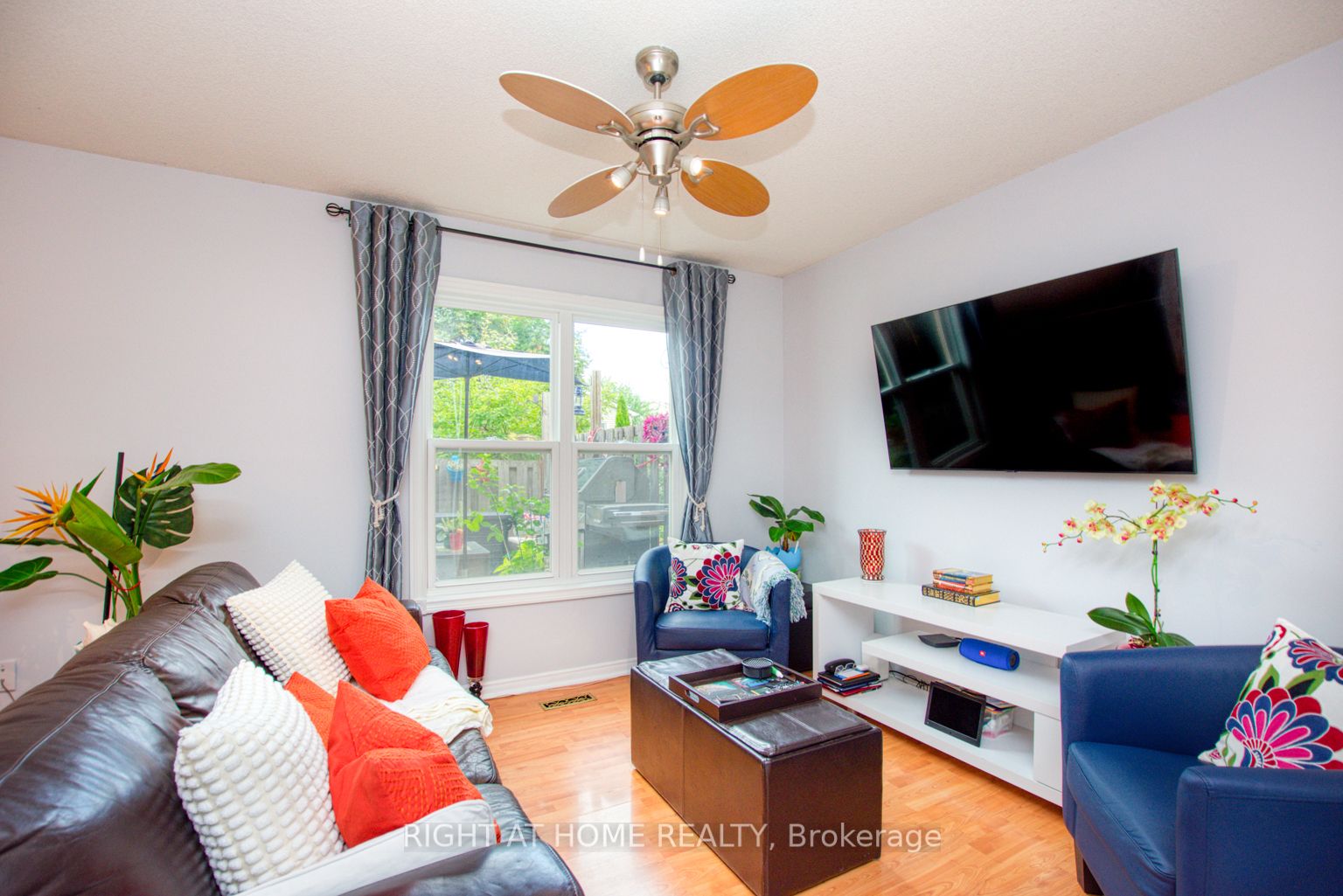82 Wright Cres