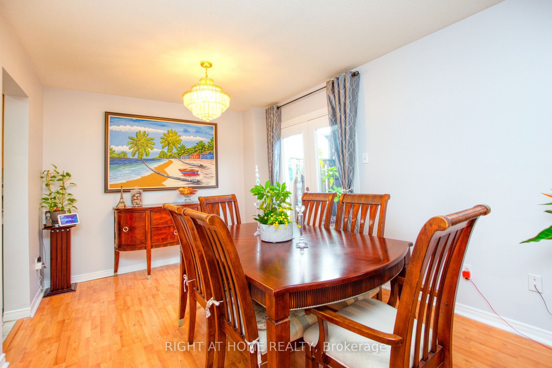 82 Wright Cres