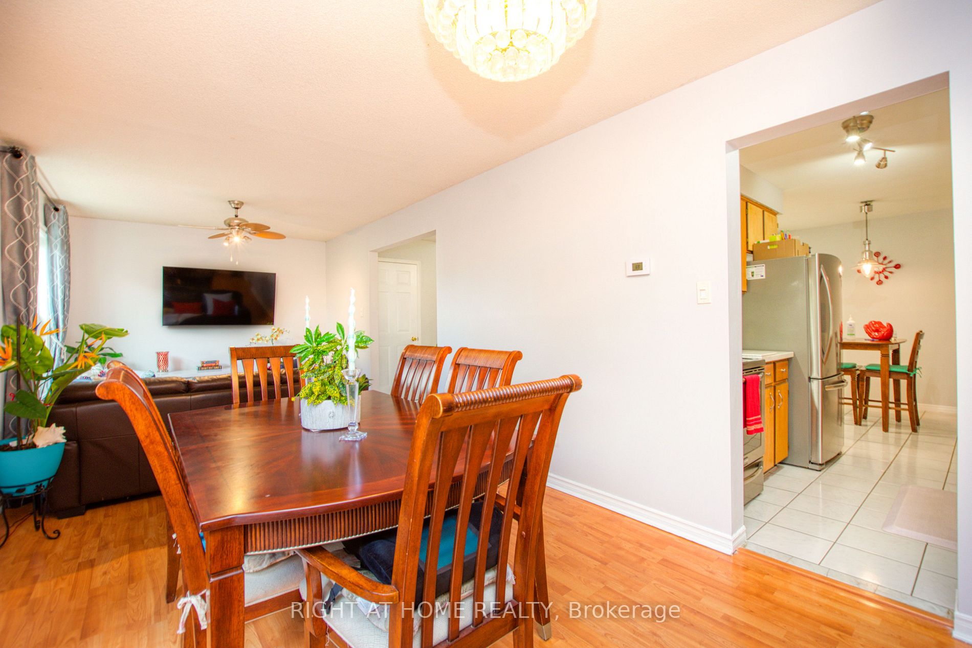 82 Wright Cres