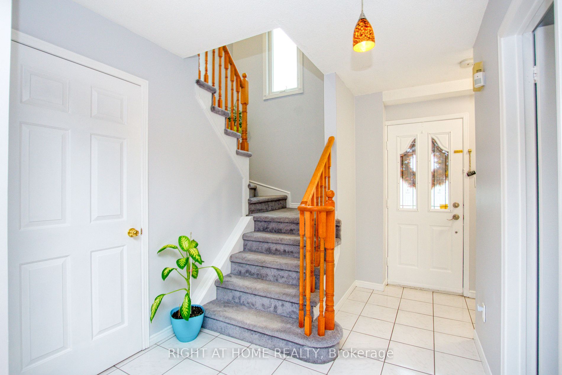 82 Wright Cres