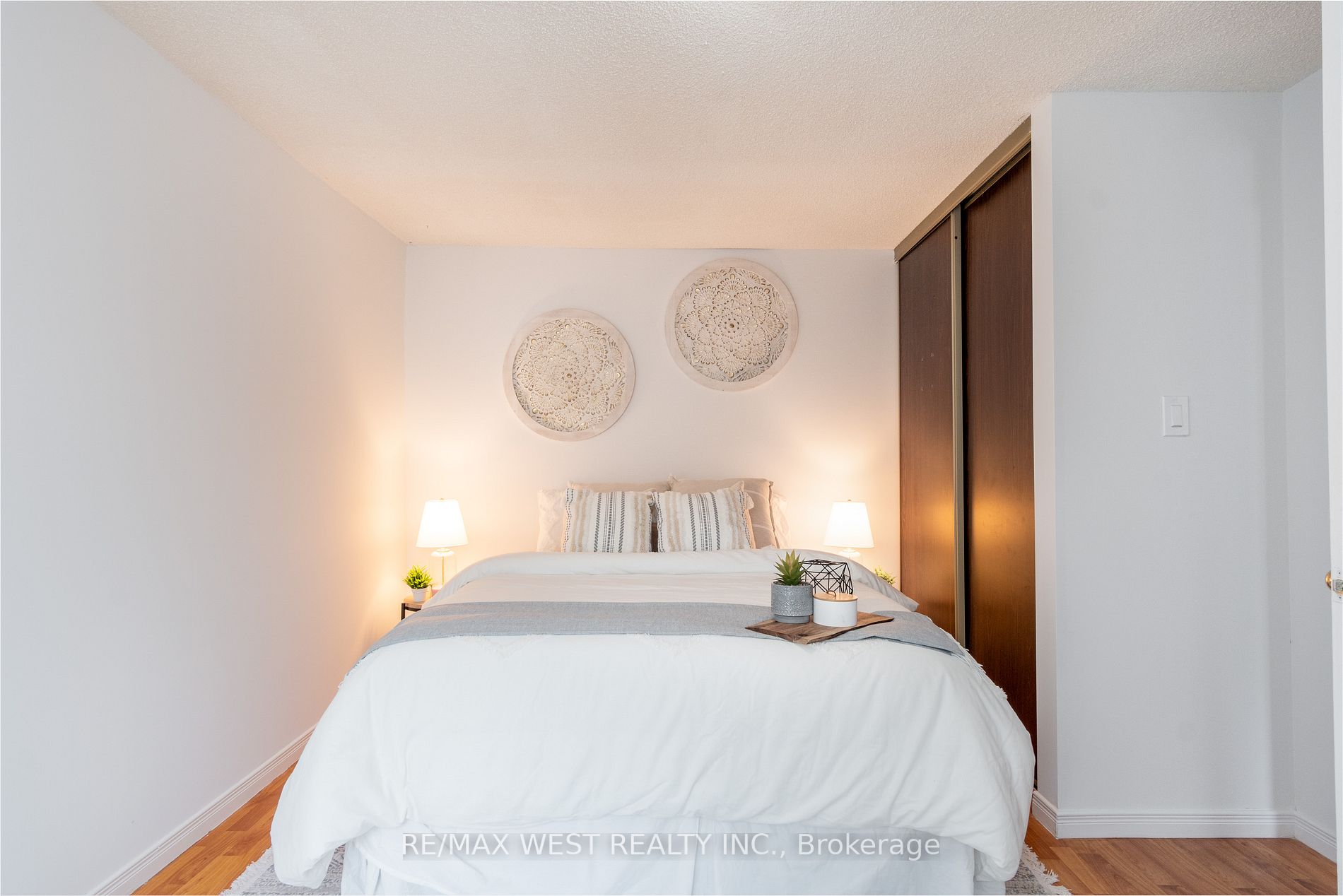 15 Guildwood Pkwy, #16