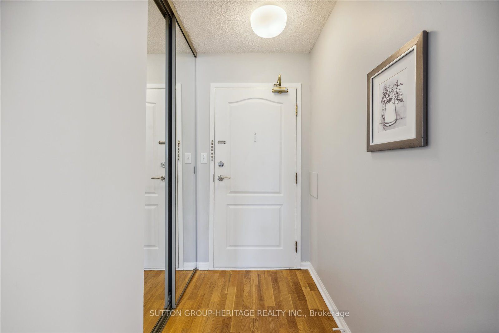 712 Rossland Rd E, #314