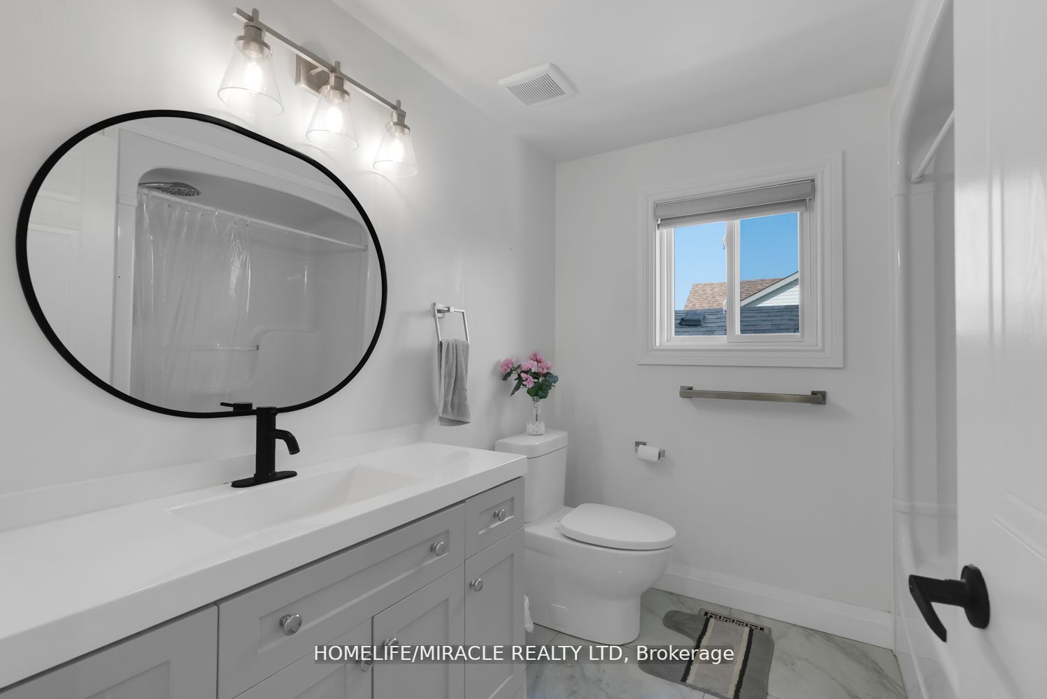 1657 Erindale Cres