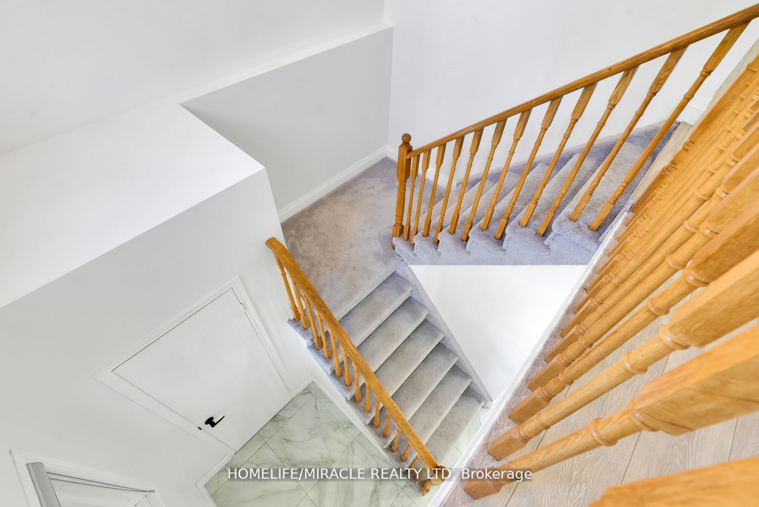 1657 Erindale Cres