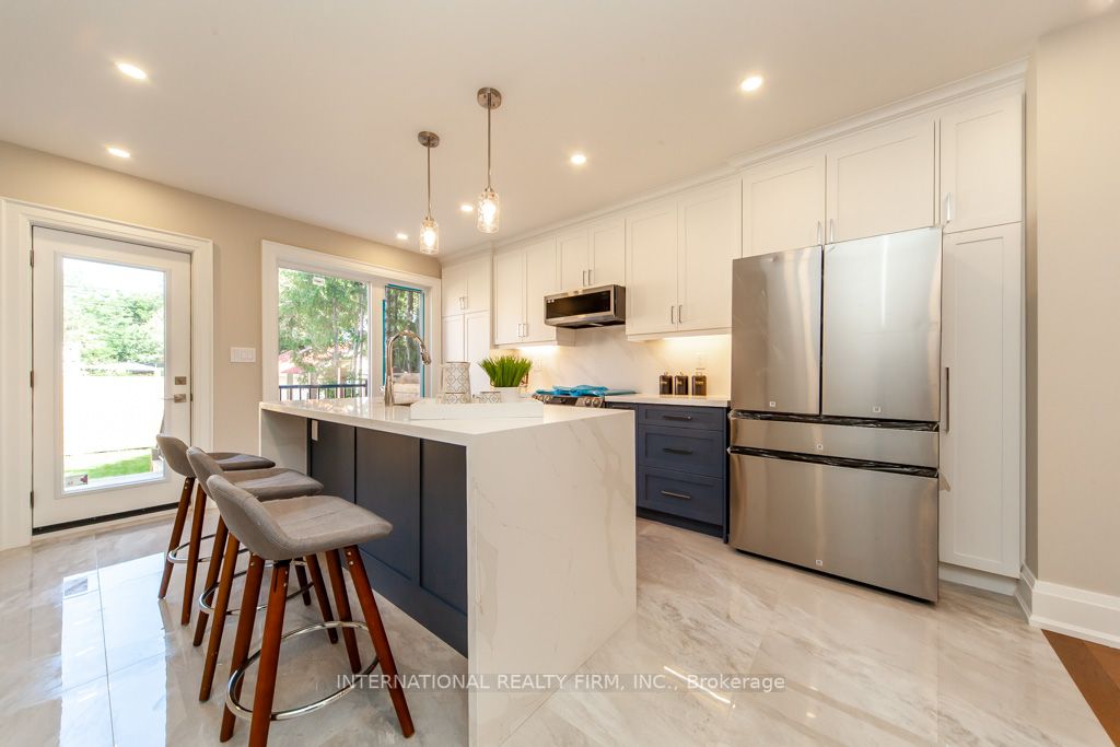 186 Milverton Blvd