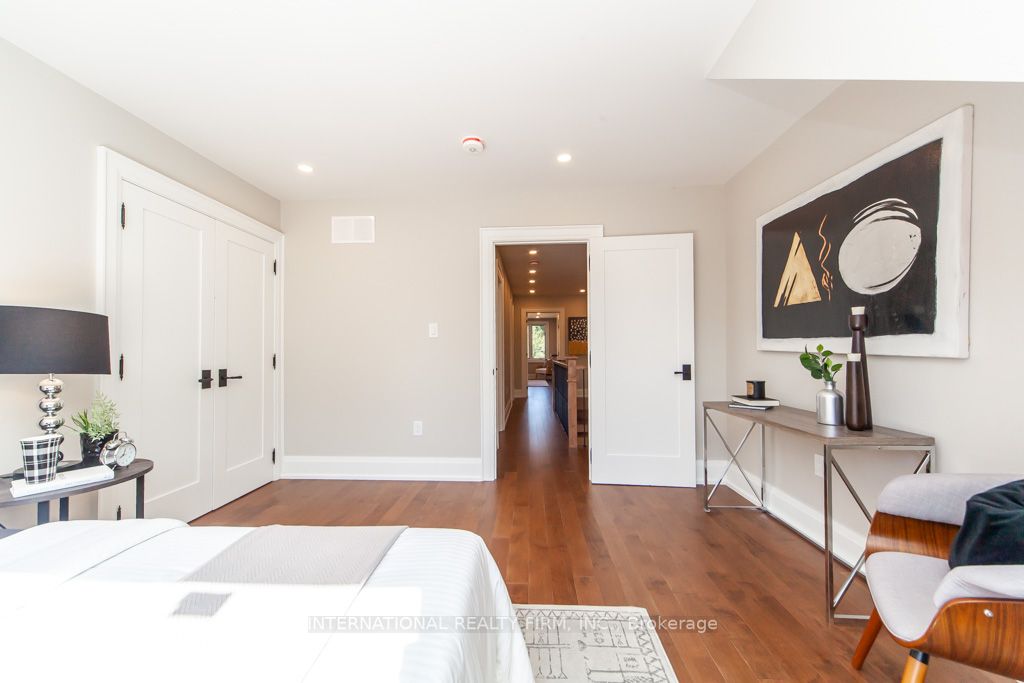 186 Milverton Blvd