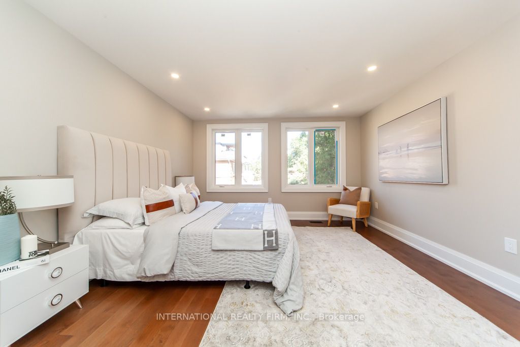 186 Milverton Blvd