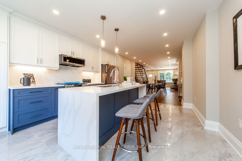 186 Milverton Blvd