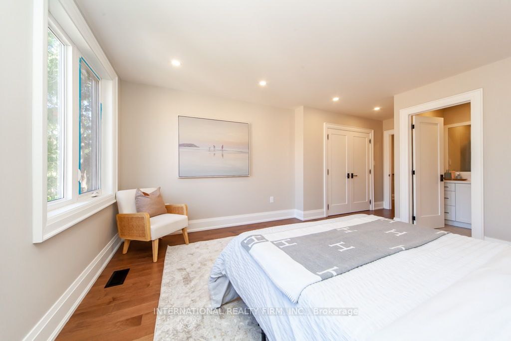 186 Milverton Blvd