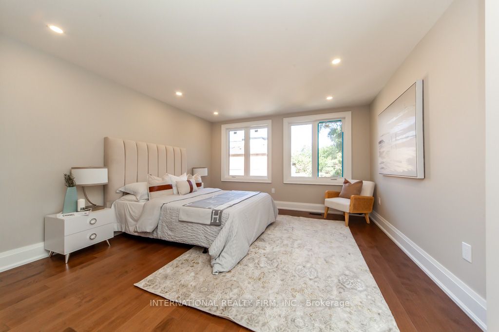 186 Milverton Blvd