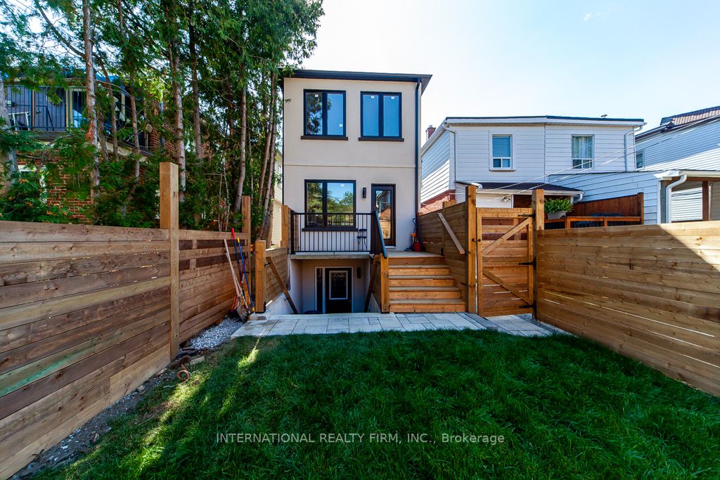 186 Milverton Blvd