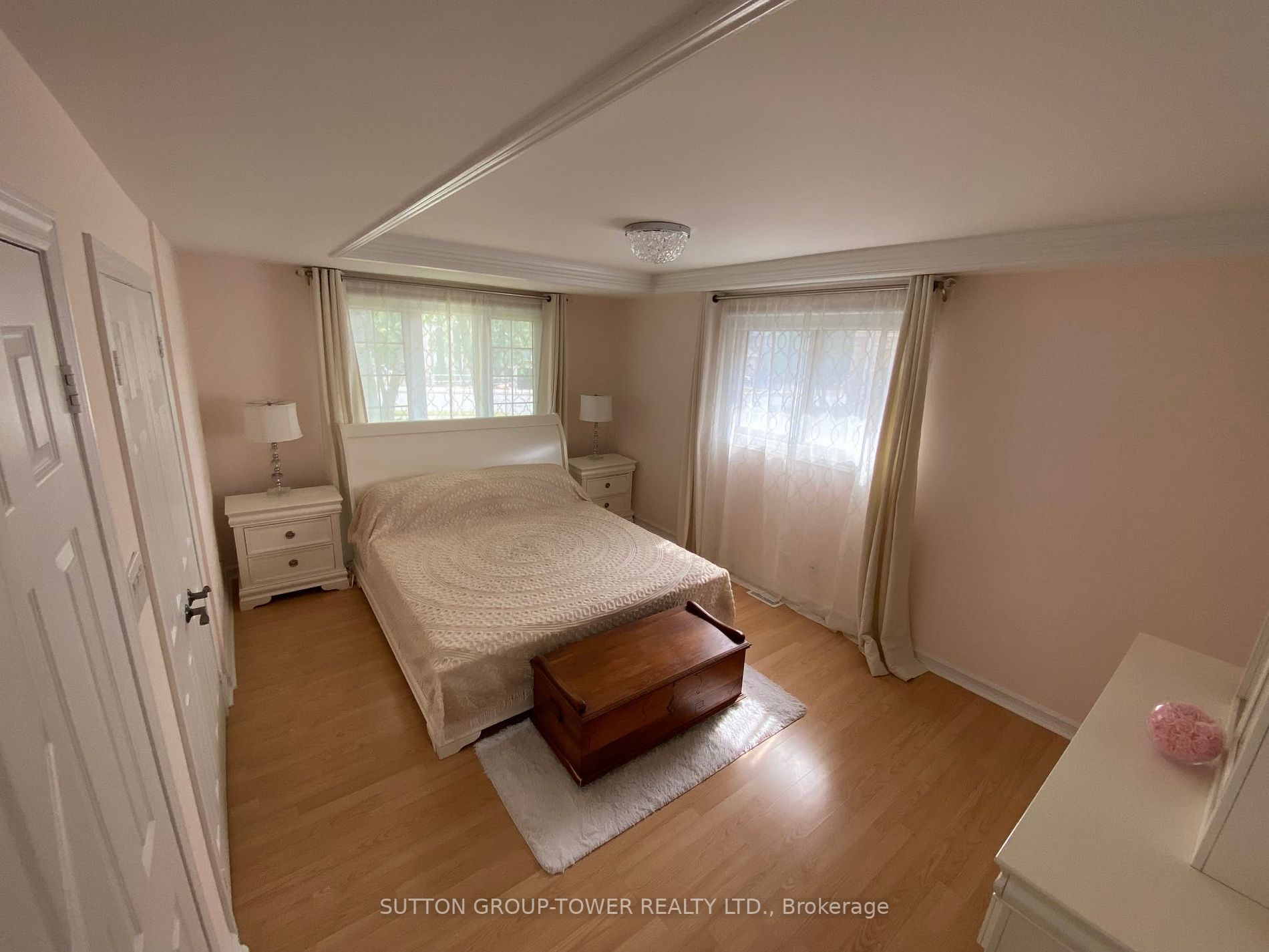 422 Sheppard Avenue, #Upper
