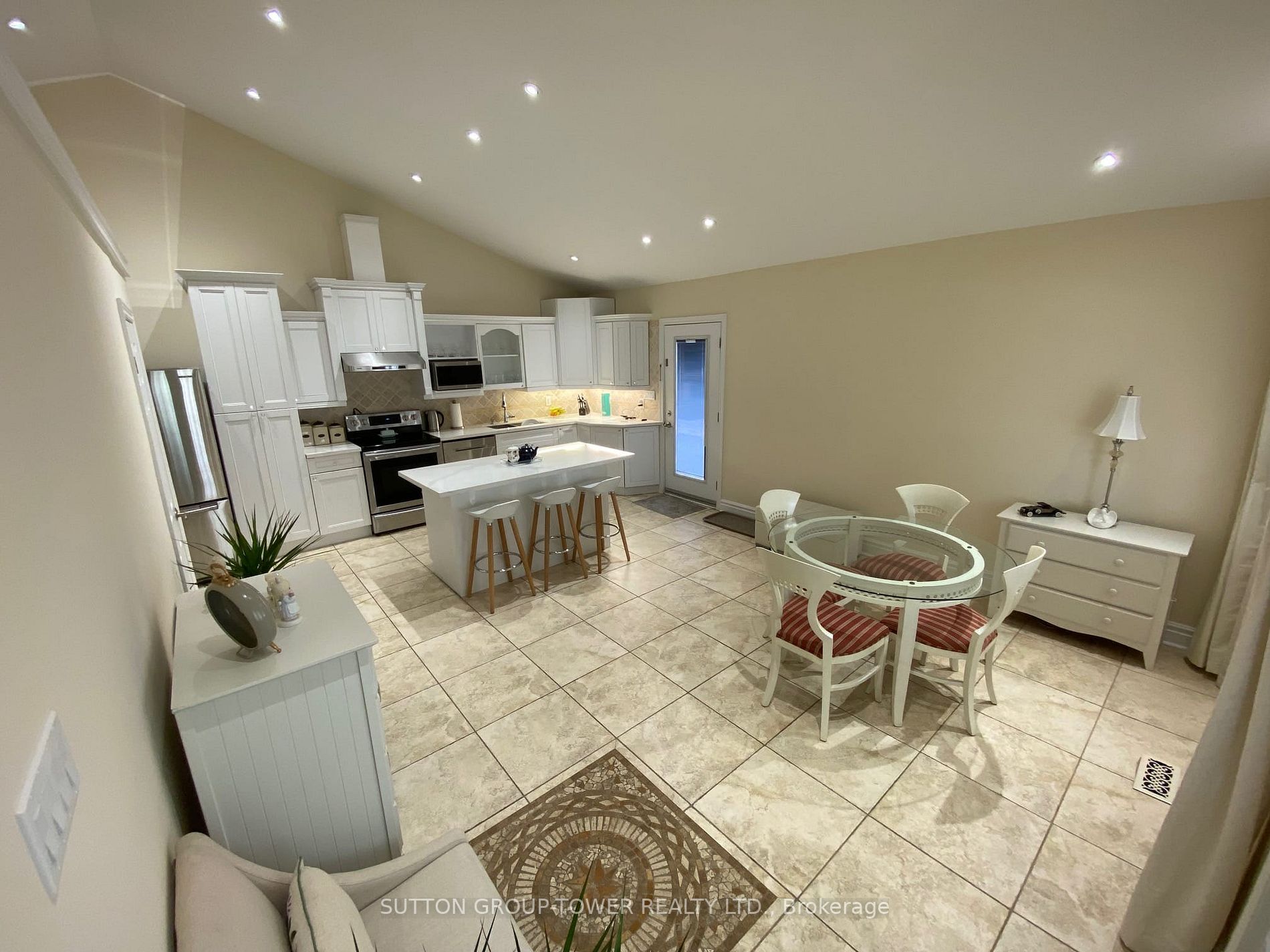 422 Sheppard Avenue, #Upper