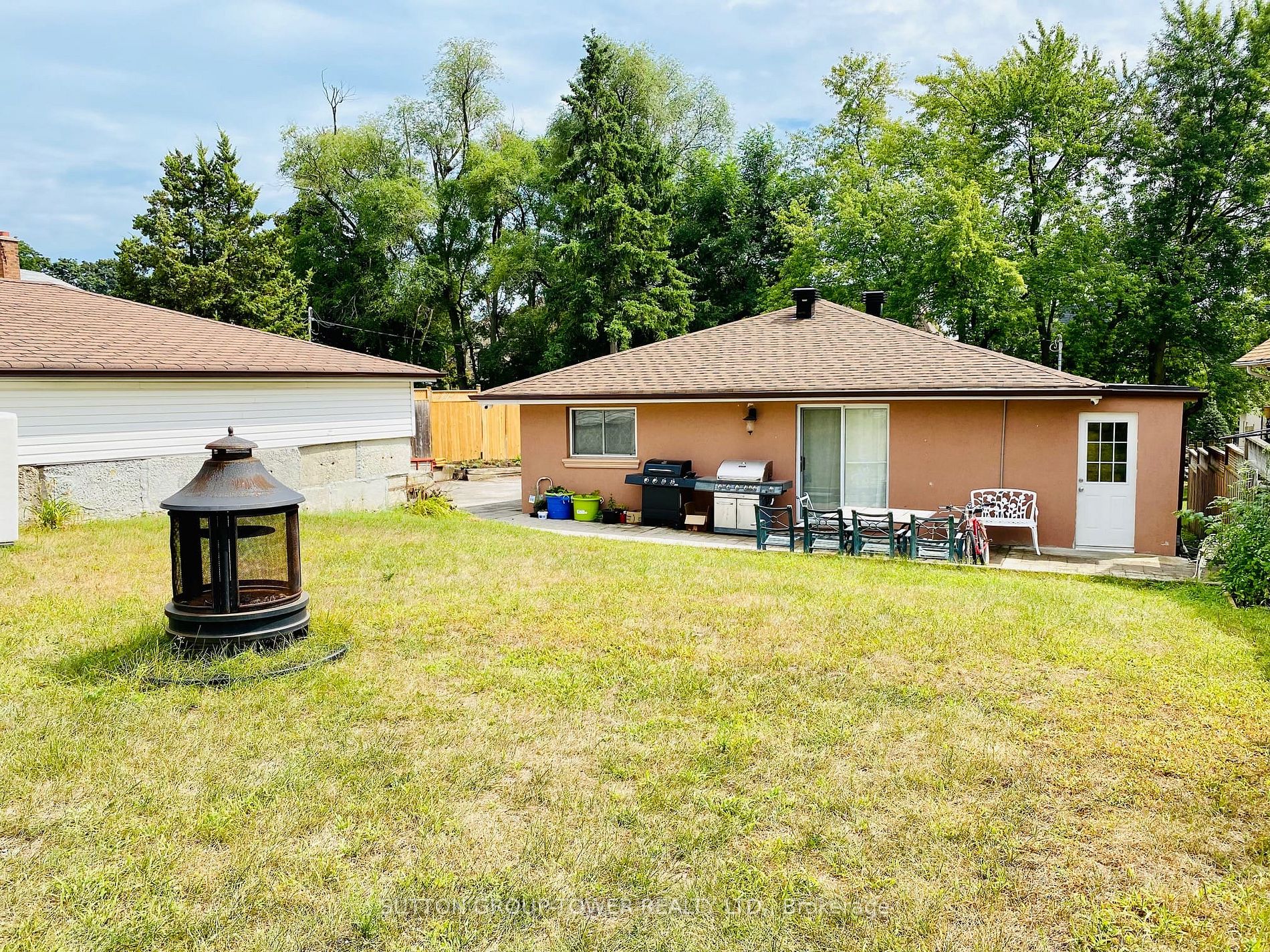 422 Sheppard Avenue, #Upper