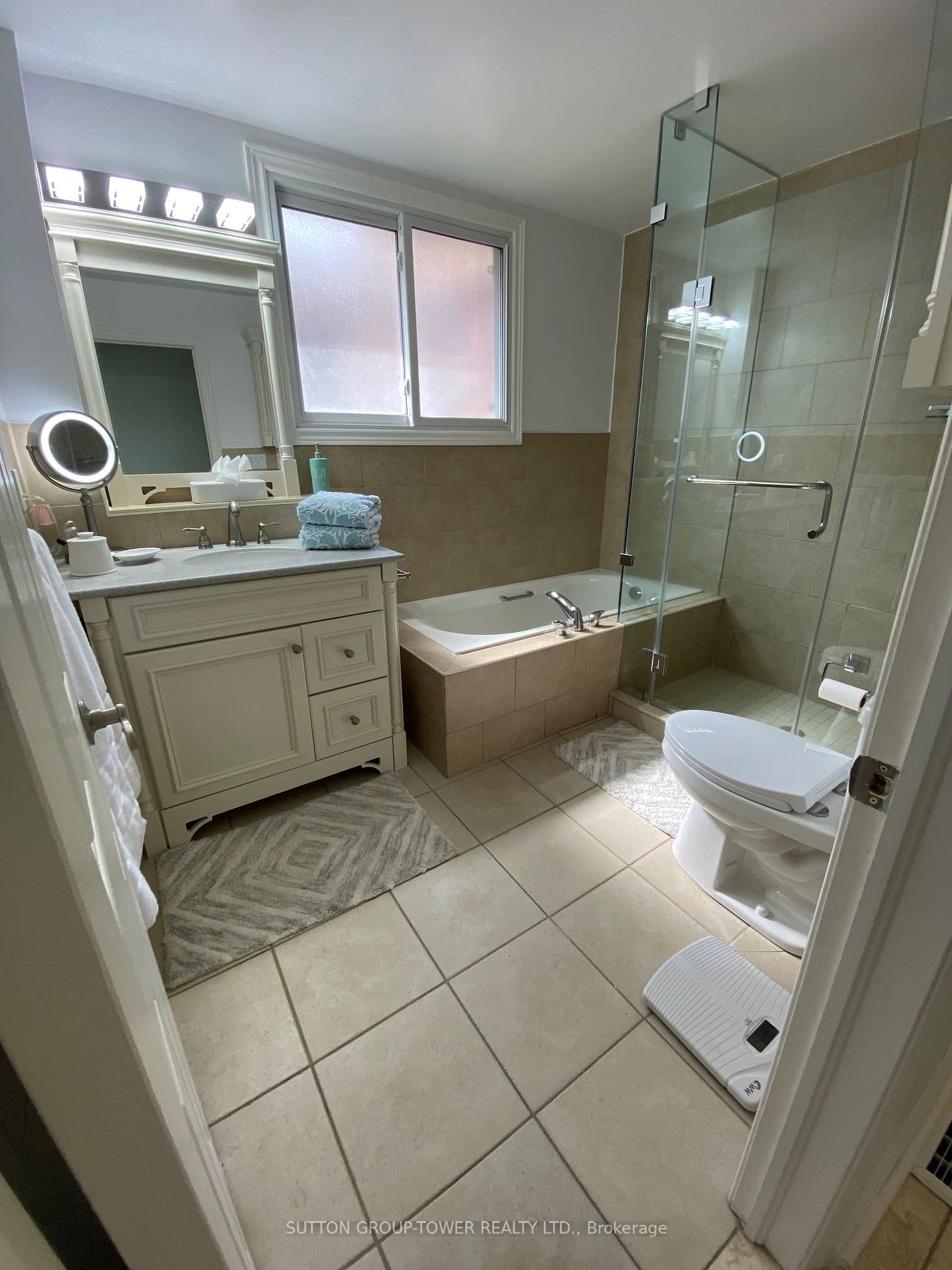 422 Sheppard Avenue, #Upper