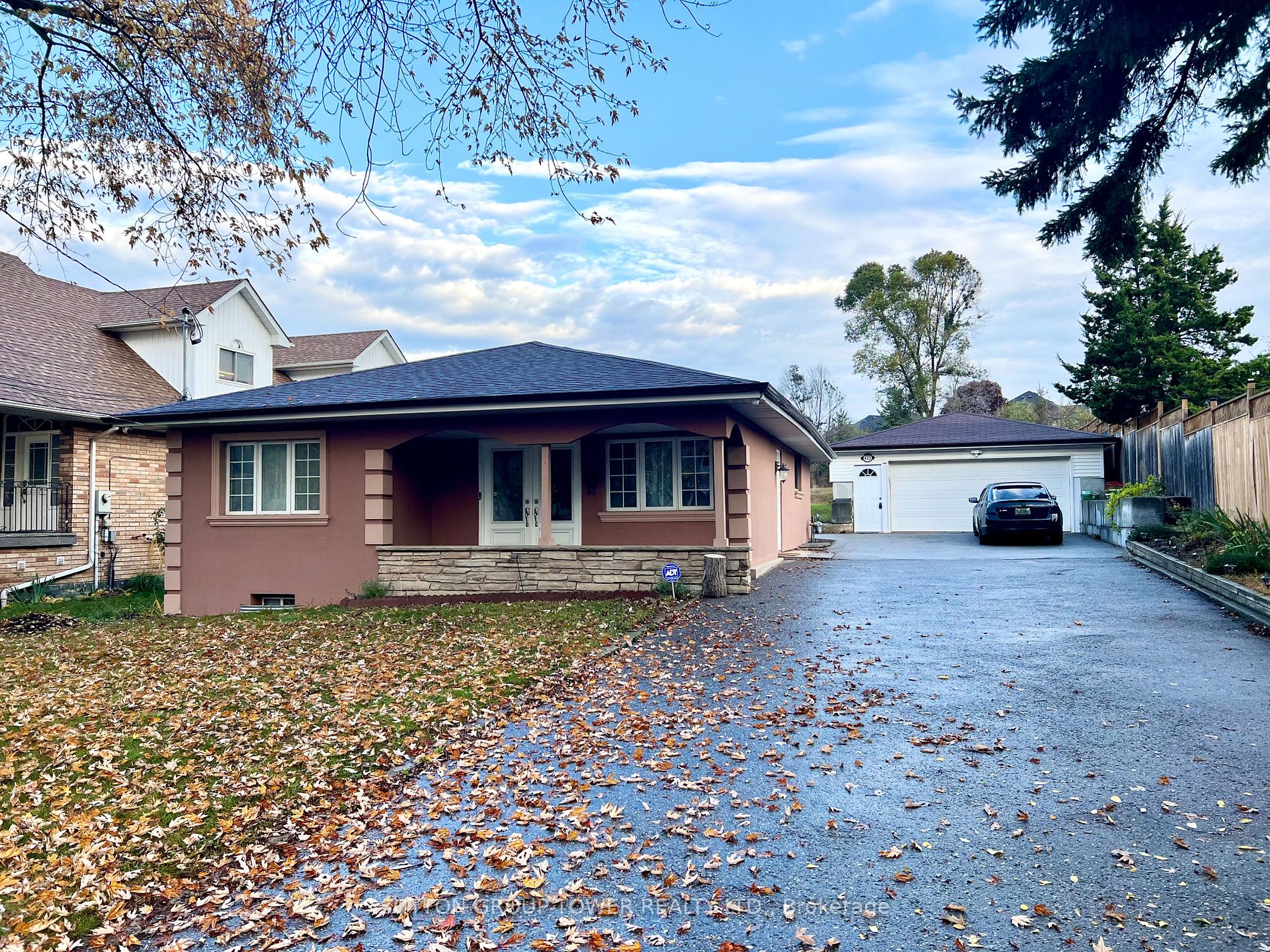 422 Sheppard Avenue, #Upper