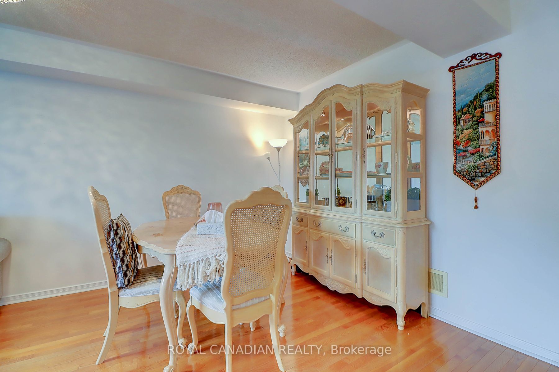 57 Richfield Sq