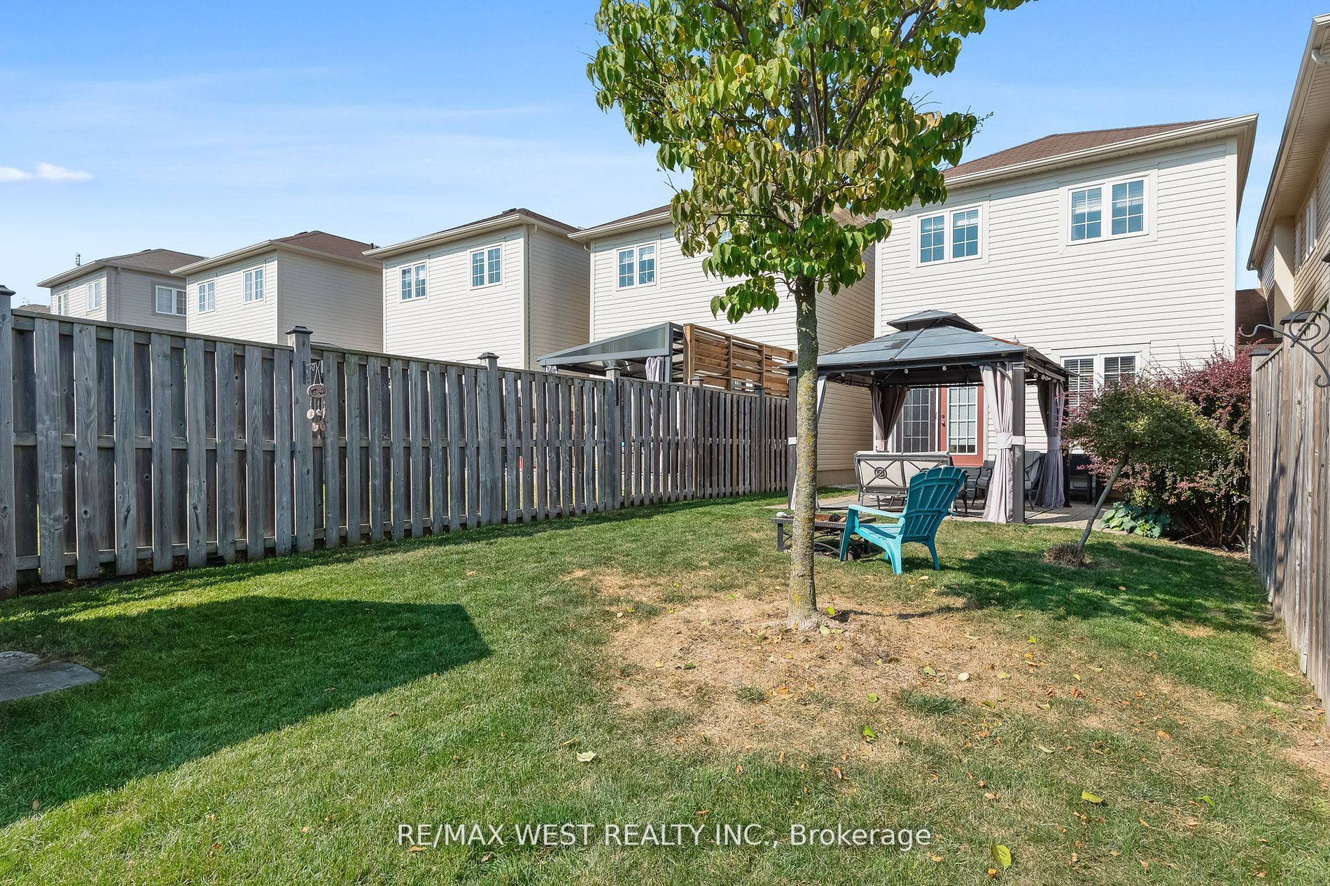 100 Bagnell Crescent