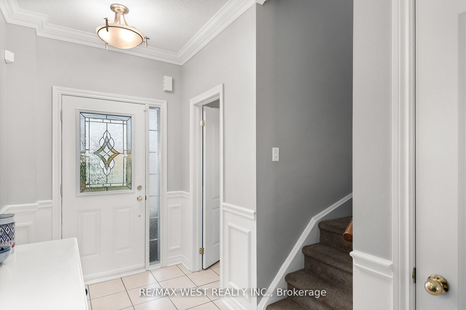 100 Bagnell Crescent