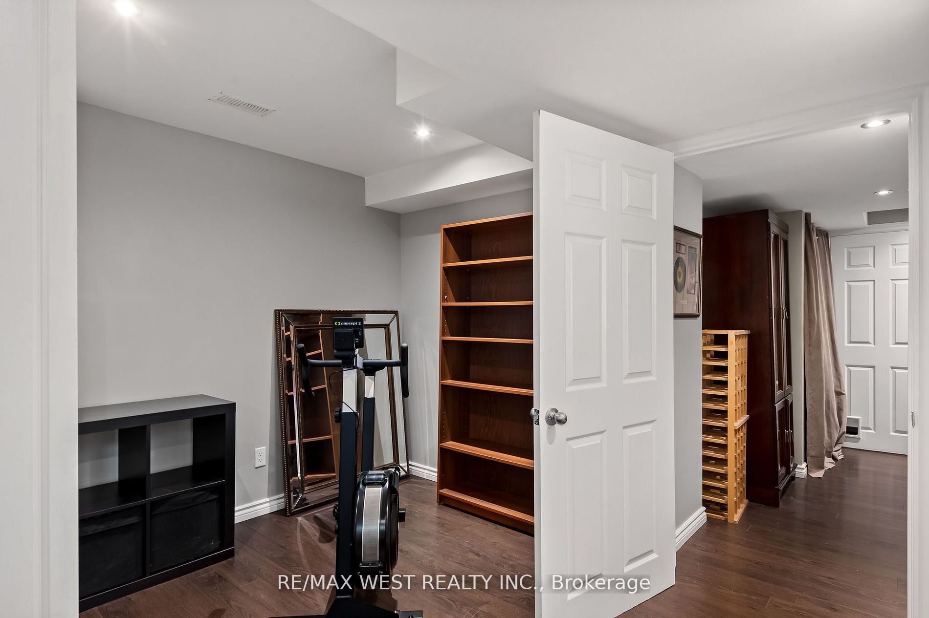 100 Bagnell Crescent