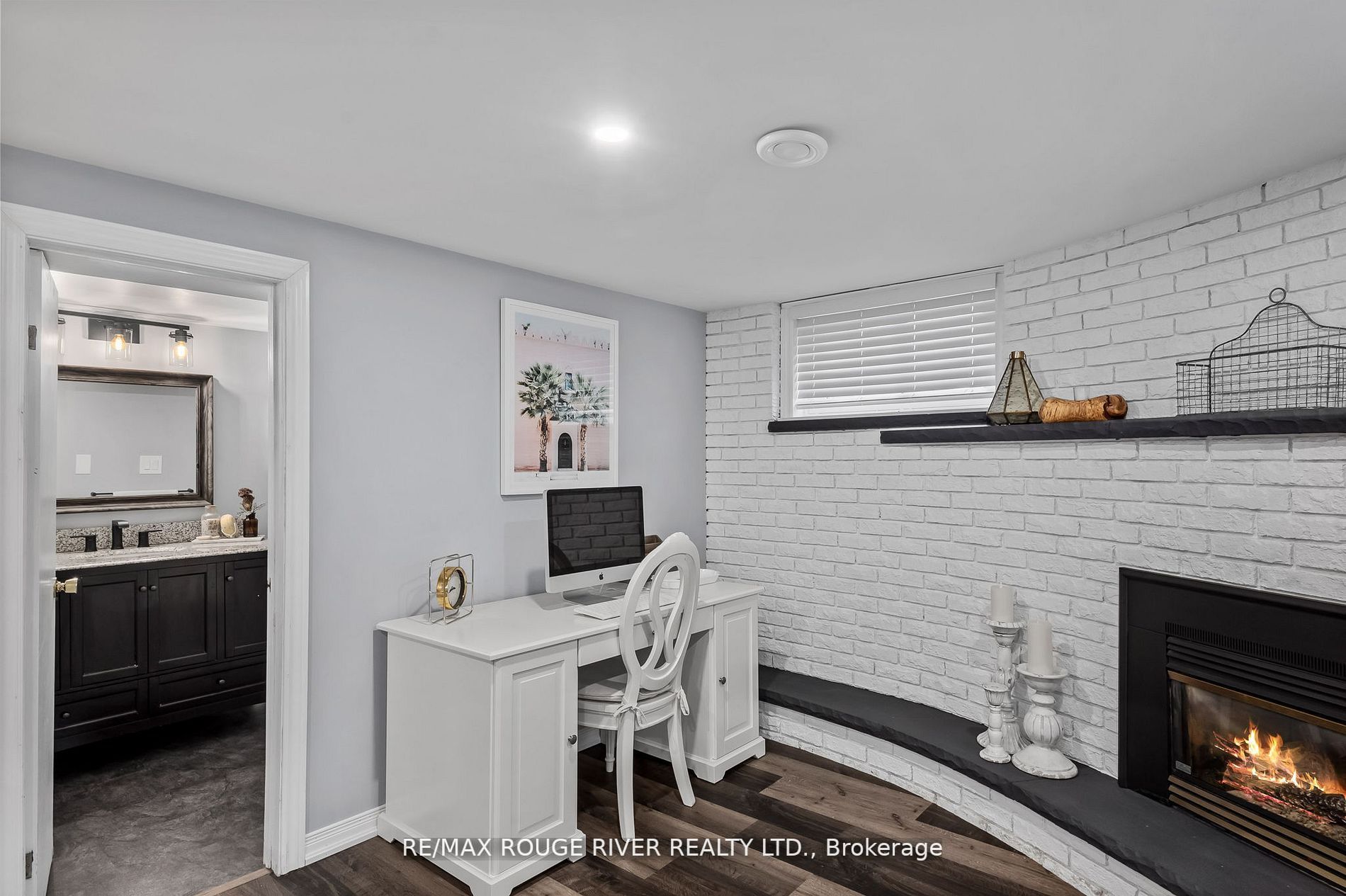 1101 Walnut St W
