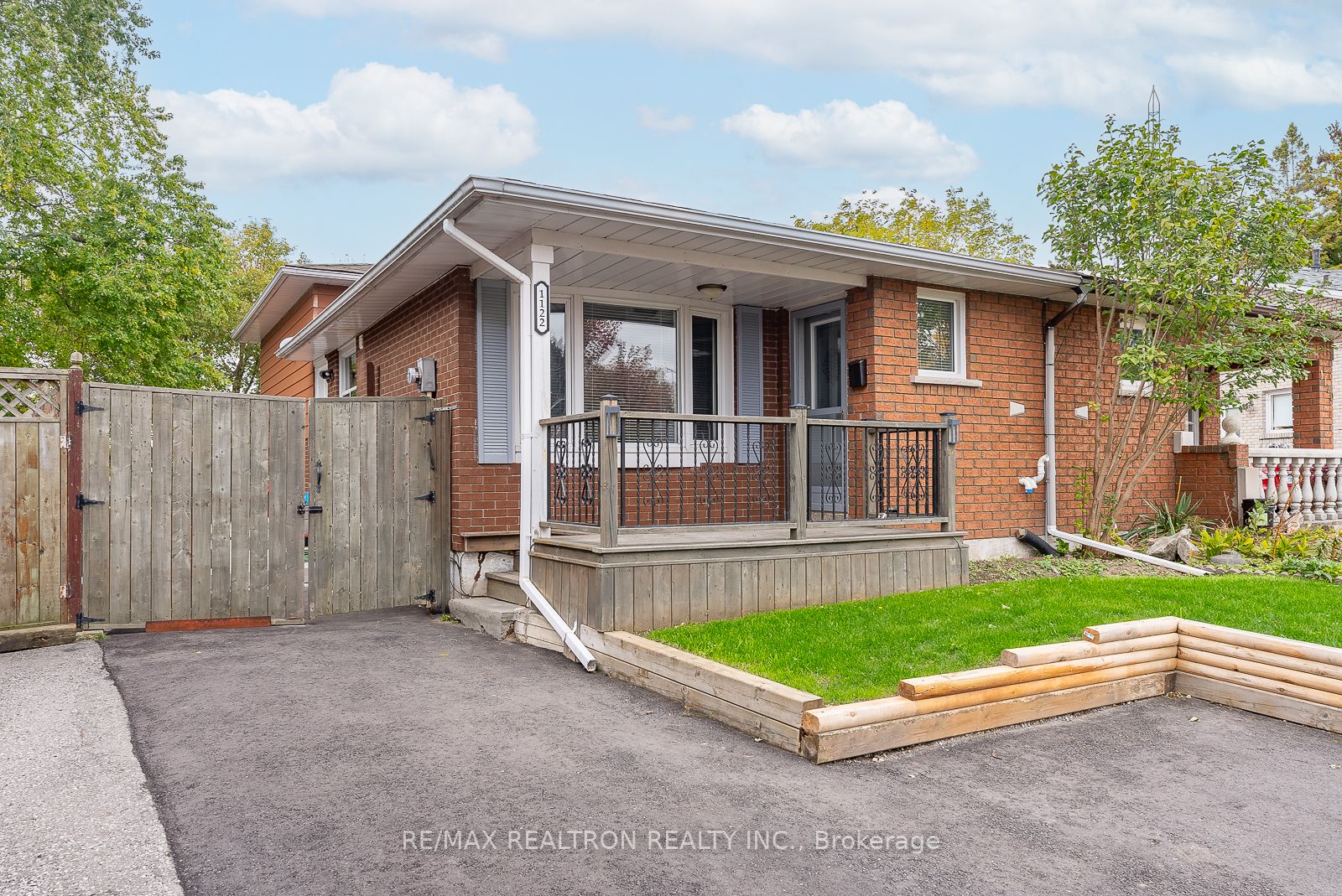1122 Valley Crt