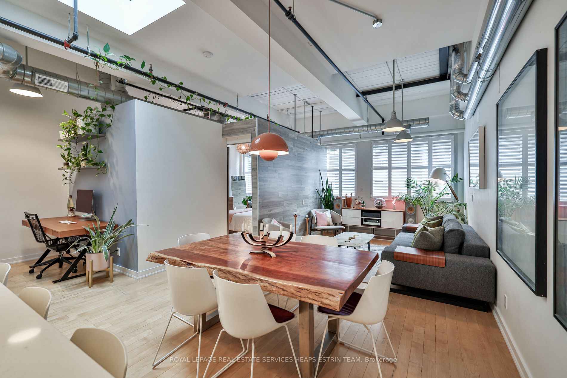 1173 Dundas St E, #237