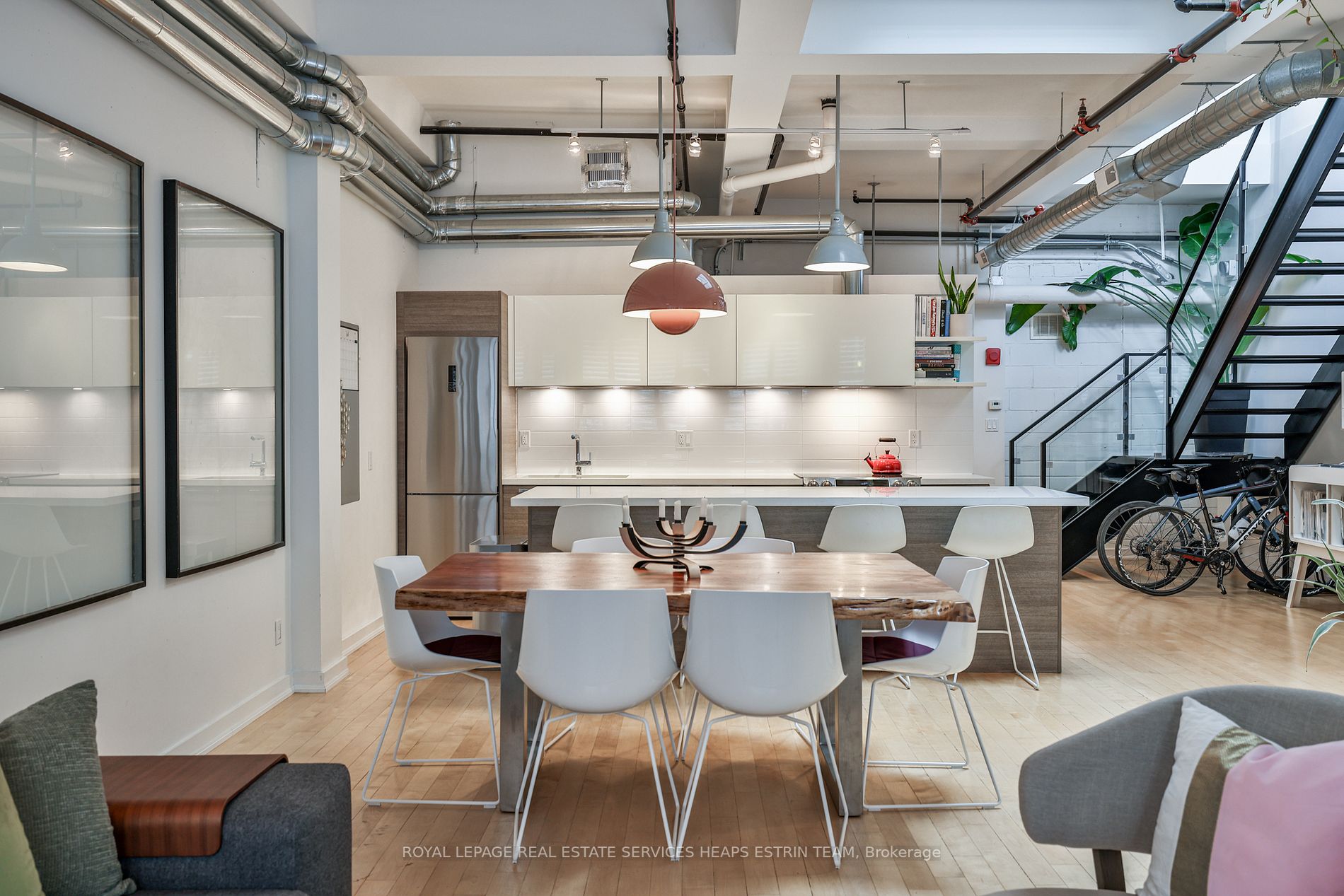 1173 Dundas St E, #237