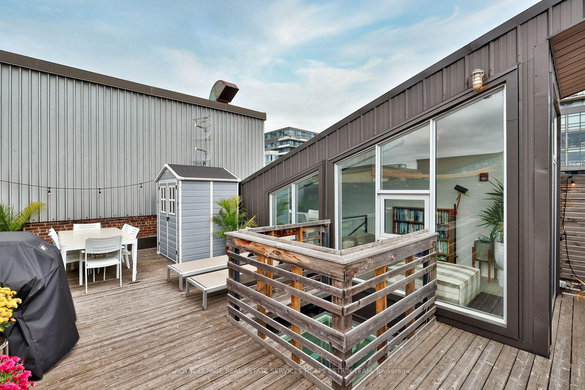 1173 Dundas St E, #237