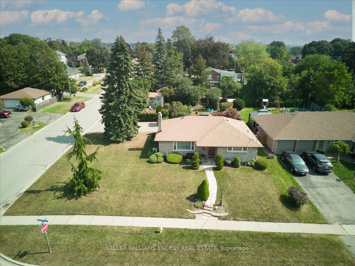 83 Harris Avenue