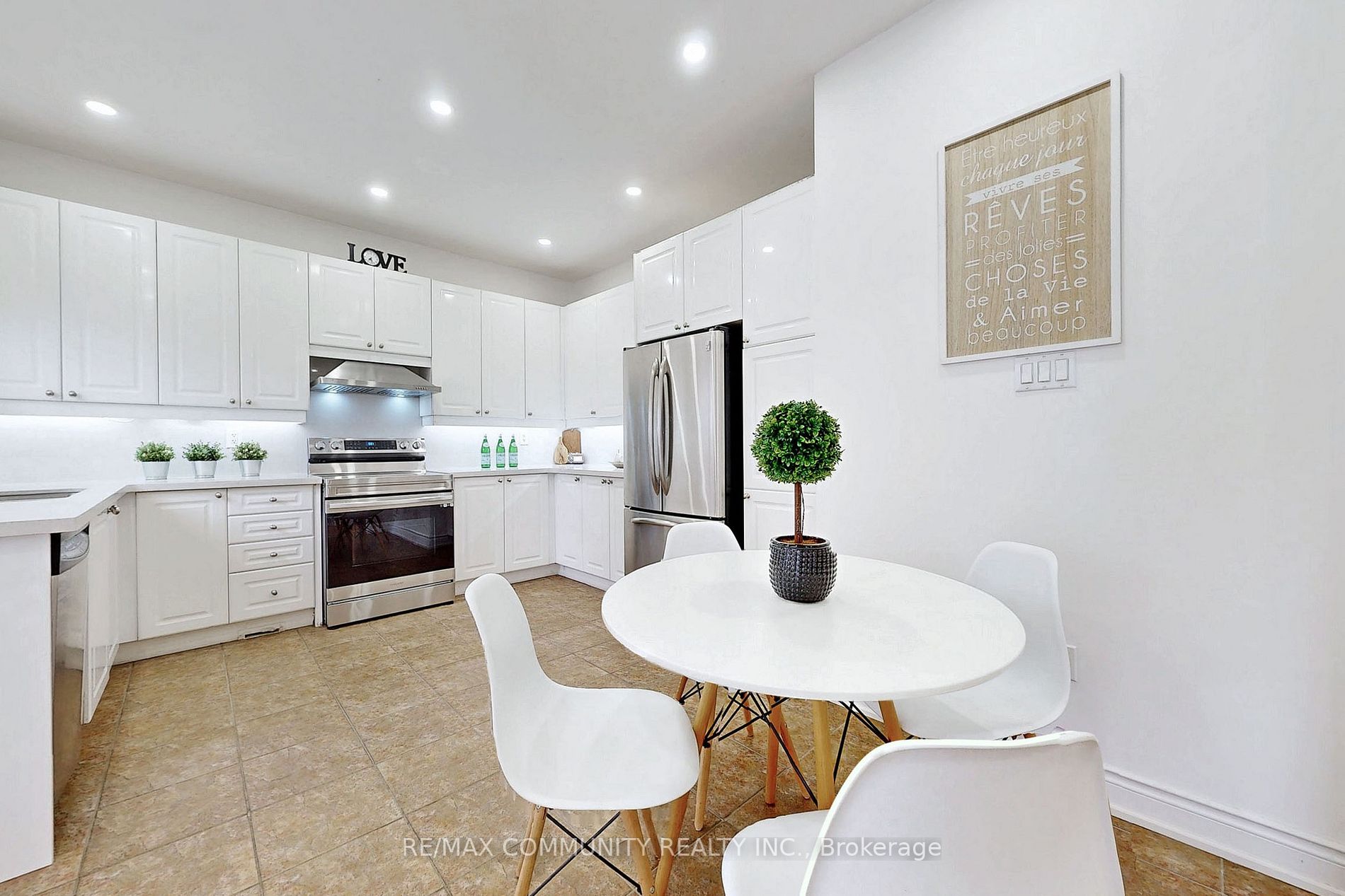27 Sivyer Crescent