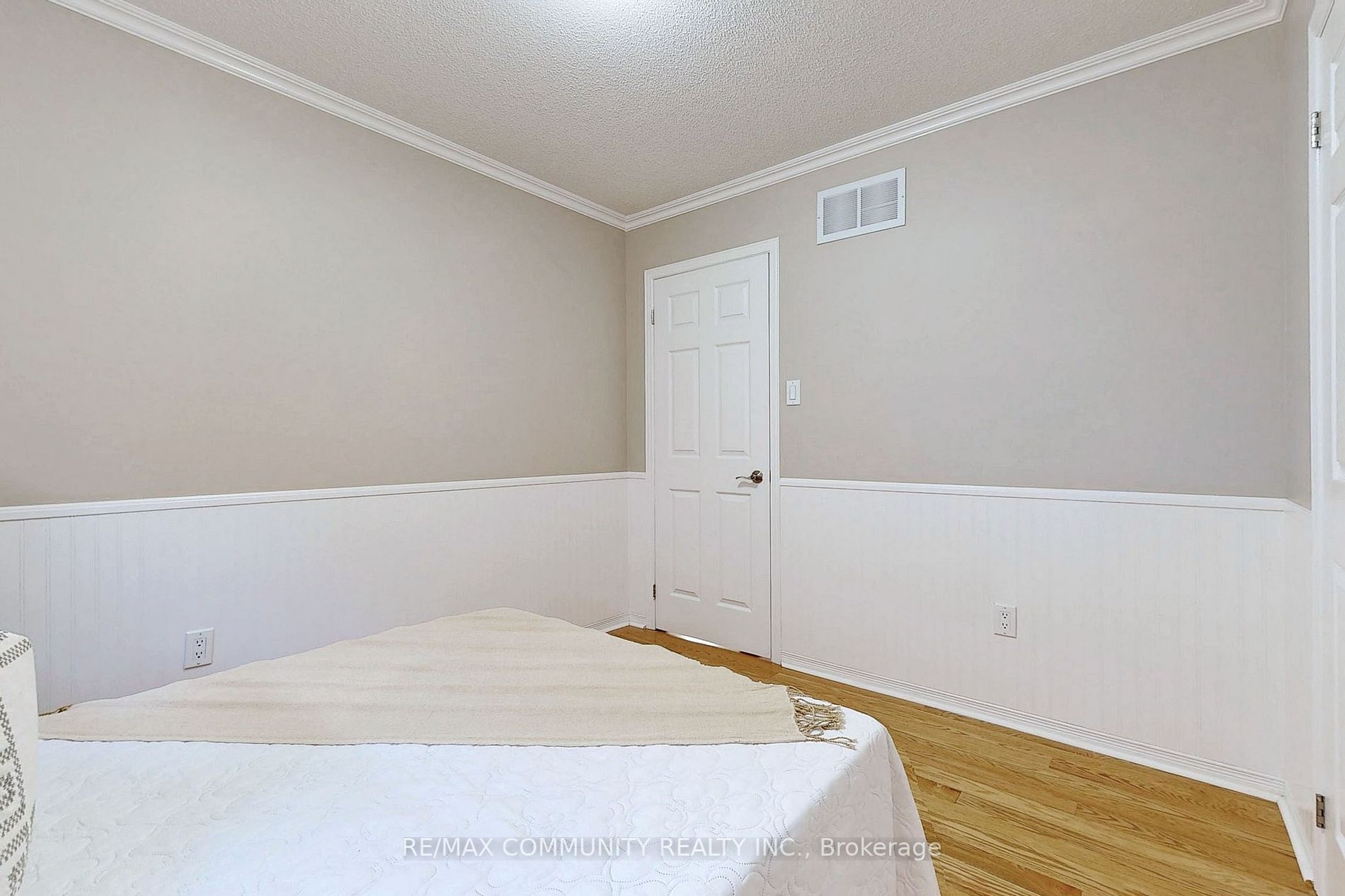 27 Sivyer Crescent