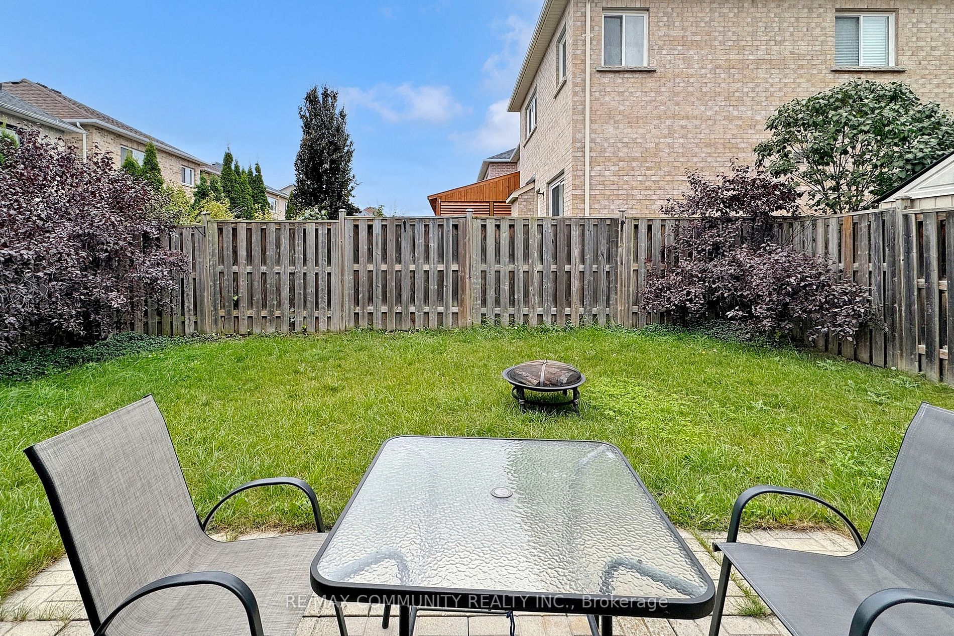 27 Sivyer Crescent