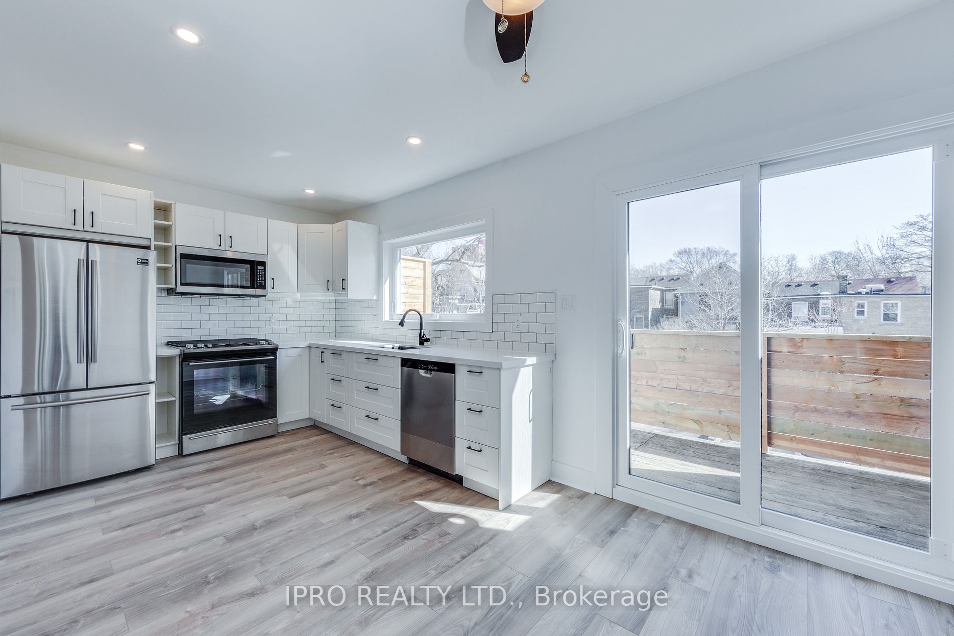 327 Kenilworth Ave