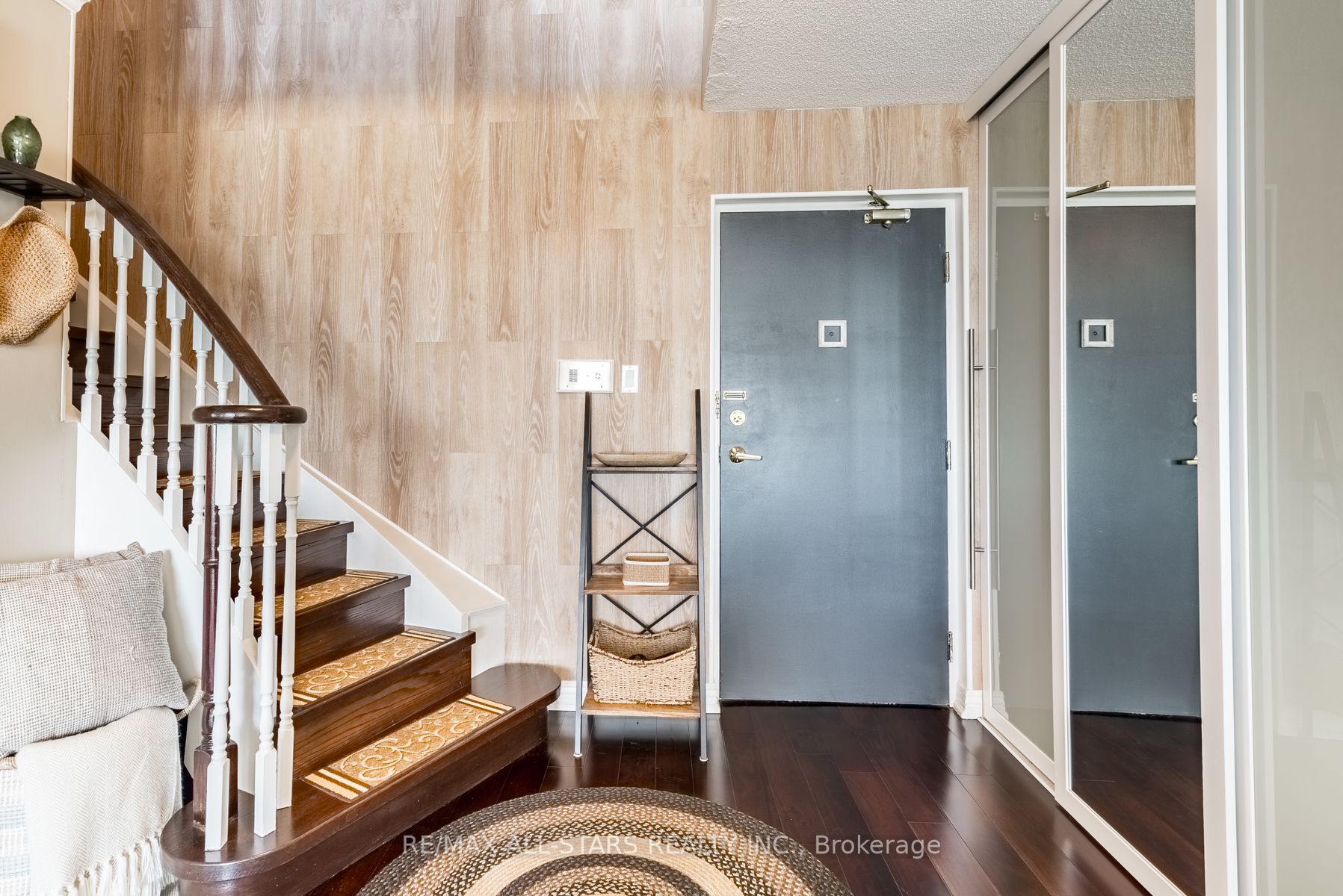 25 Cumberland Lane, #503