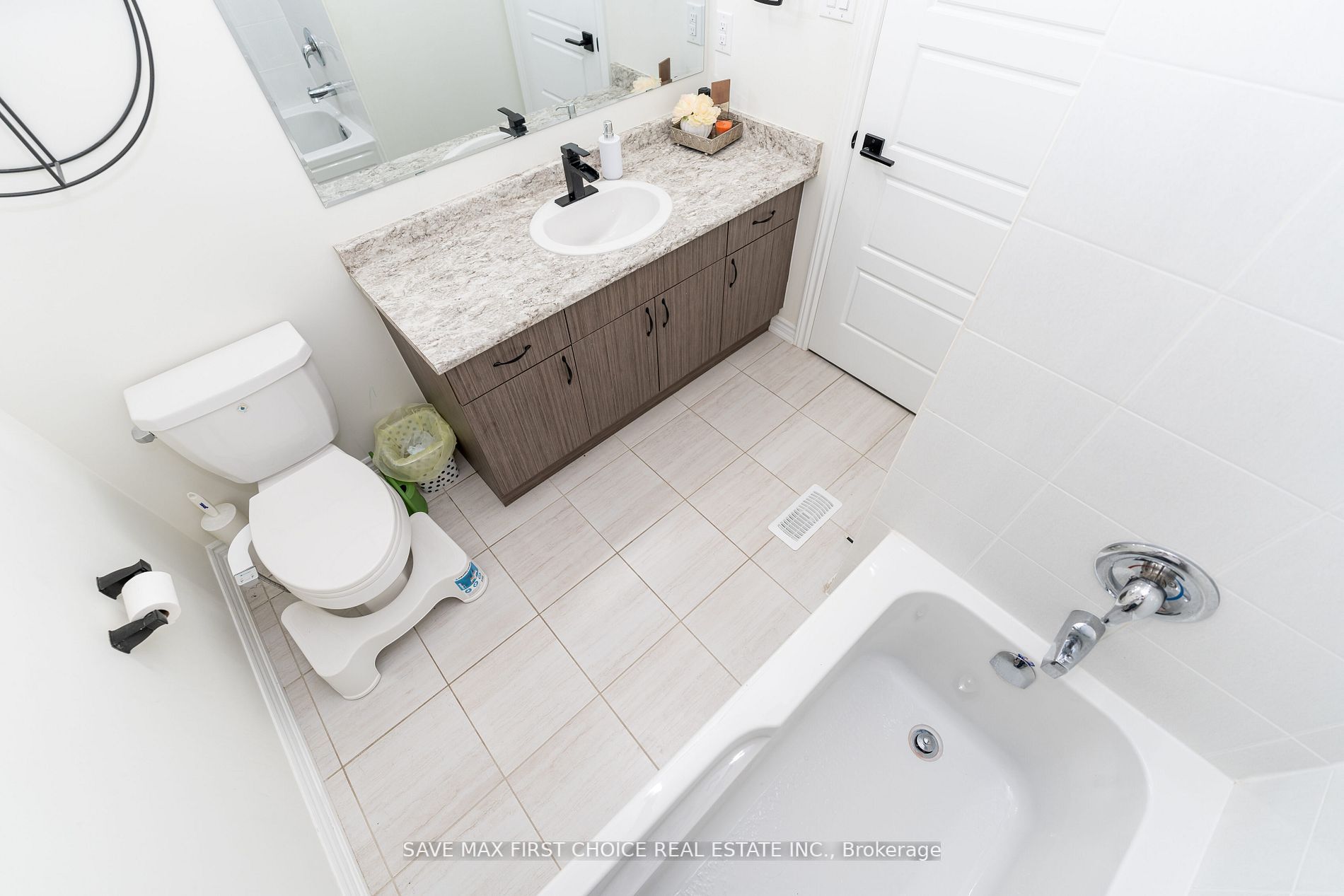 44 Broden Cres