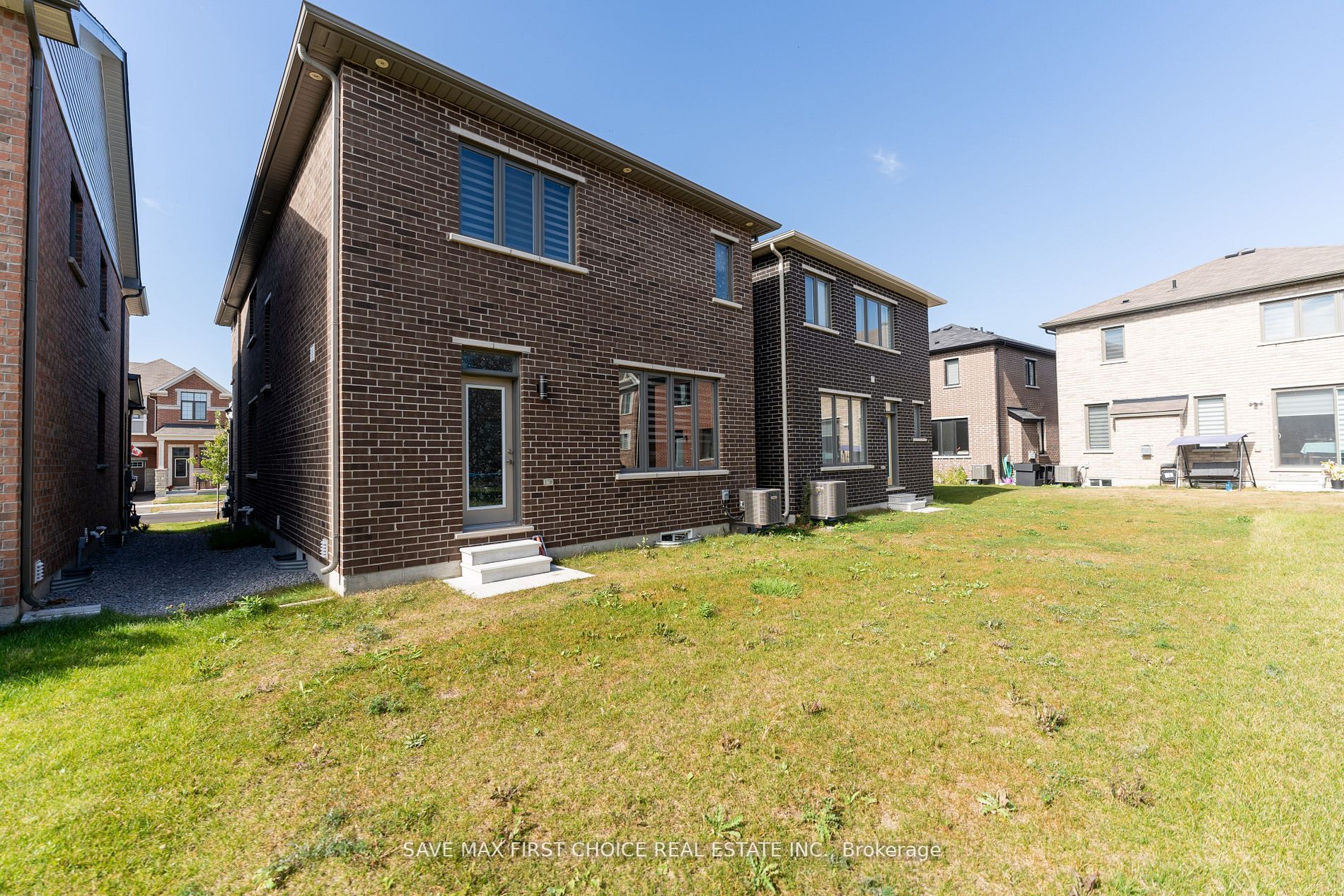 44 Broden Cres