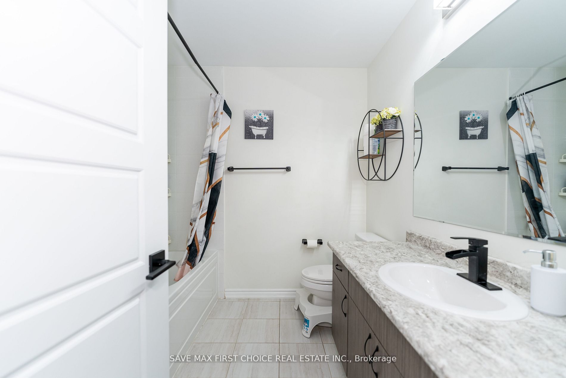 44 Broden Cres