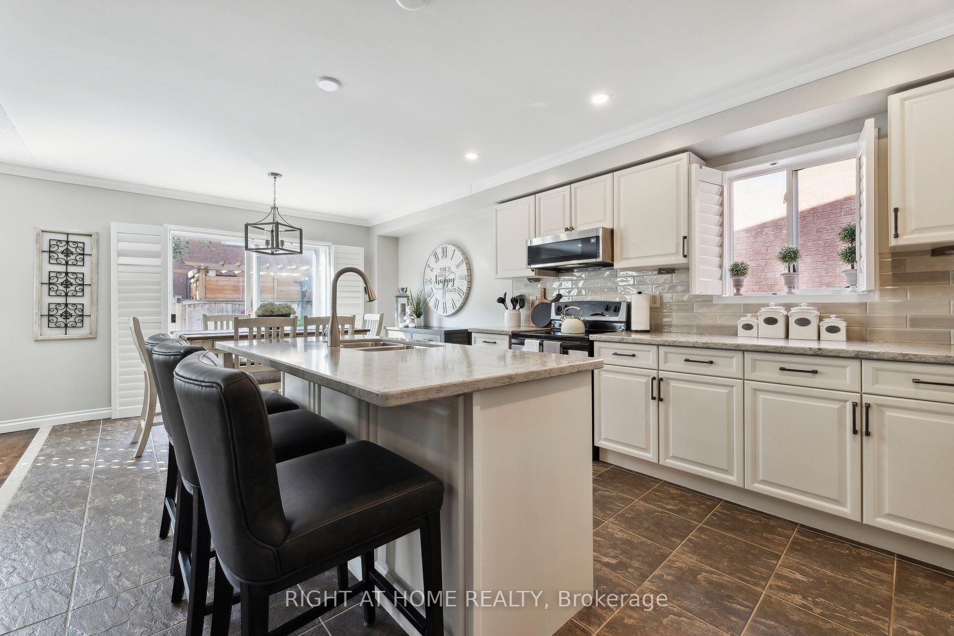 7 Donahoe Ave