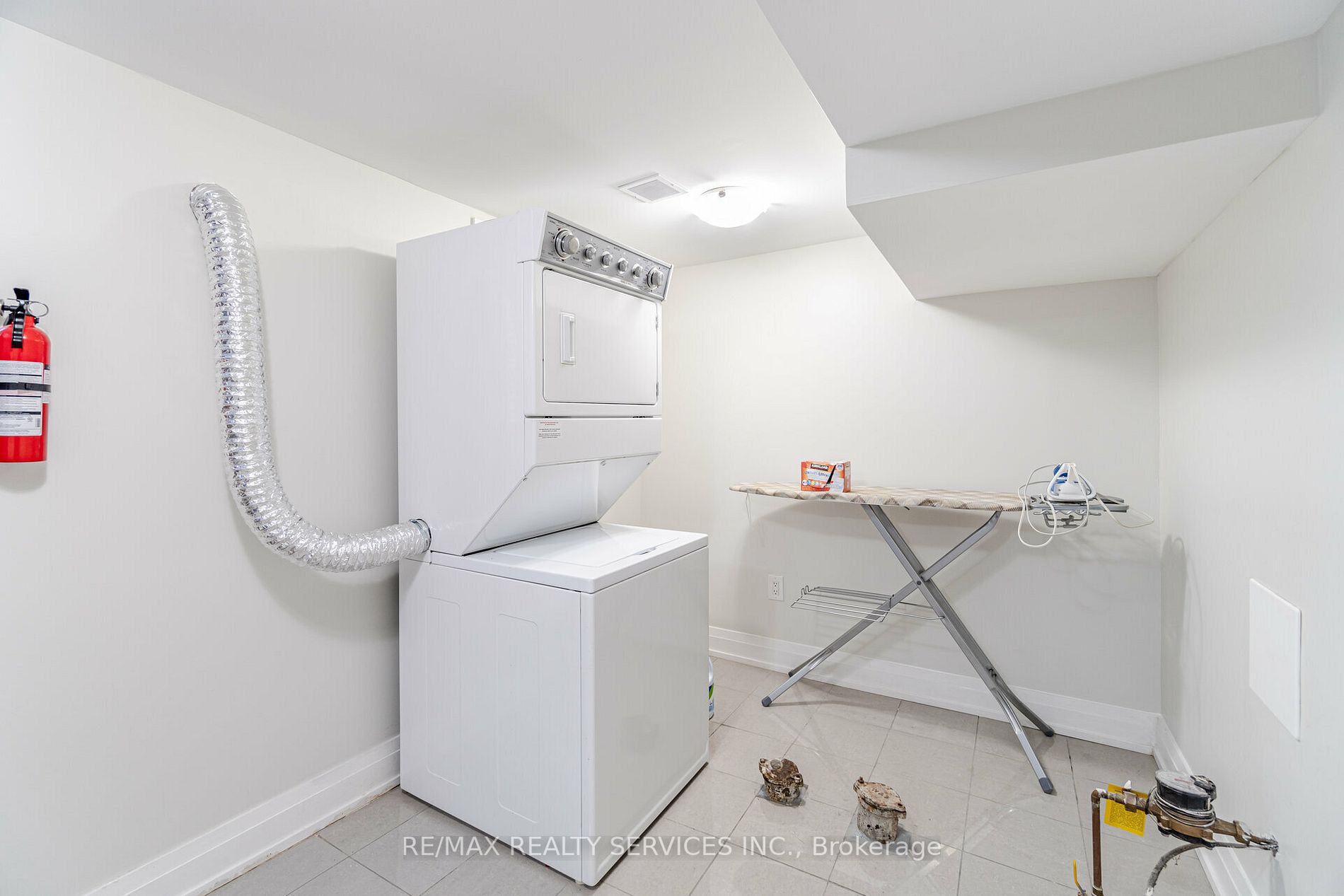 89 Darlingside Dr