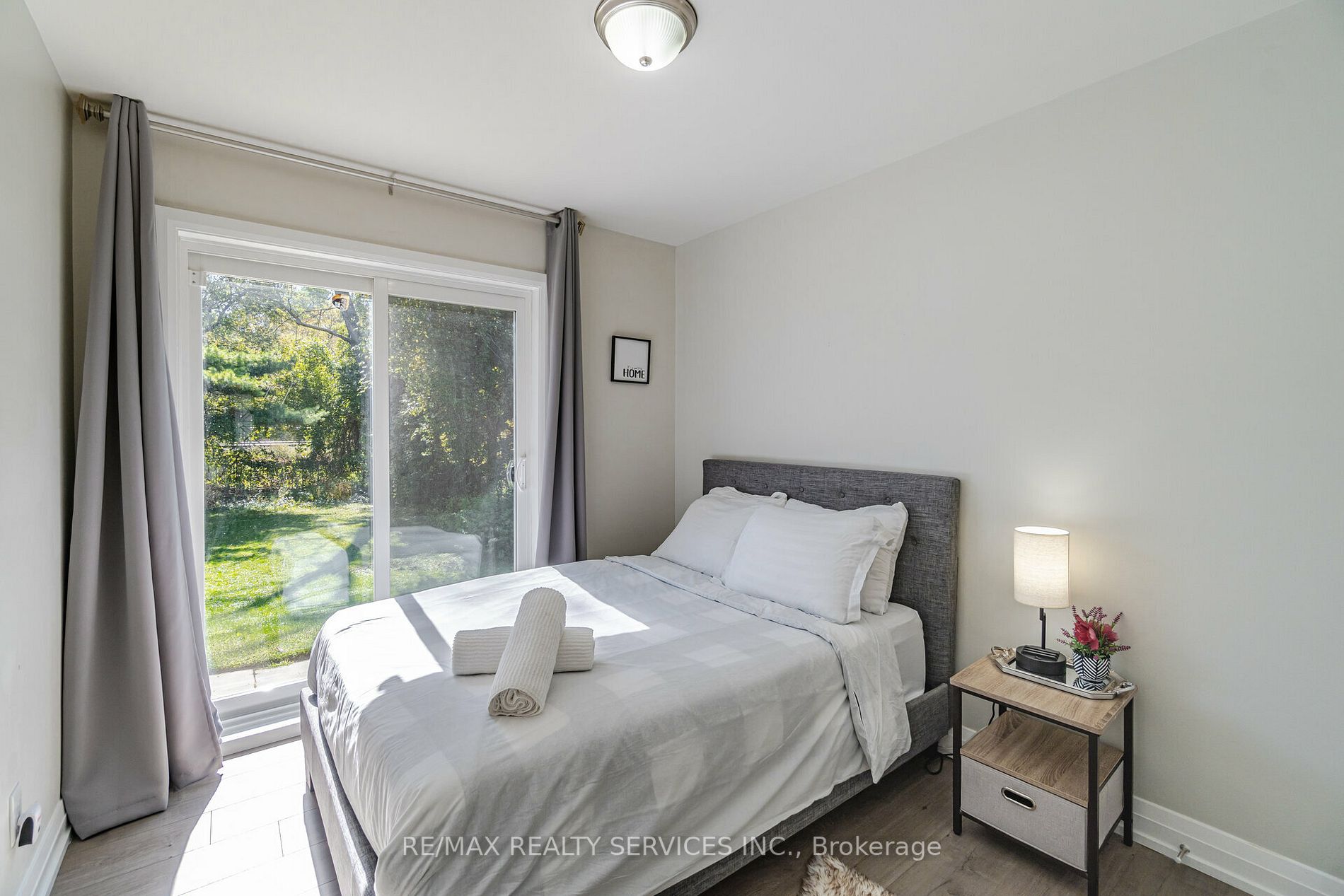 89 Darlingside Dr