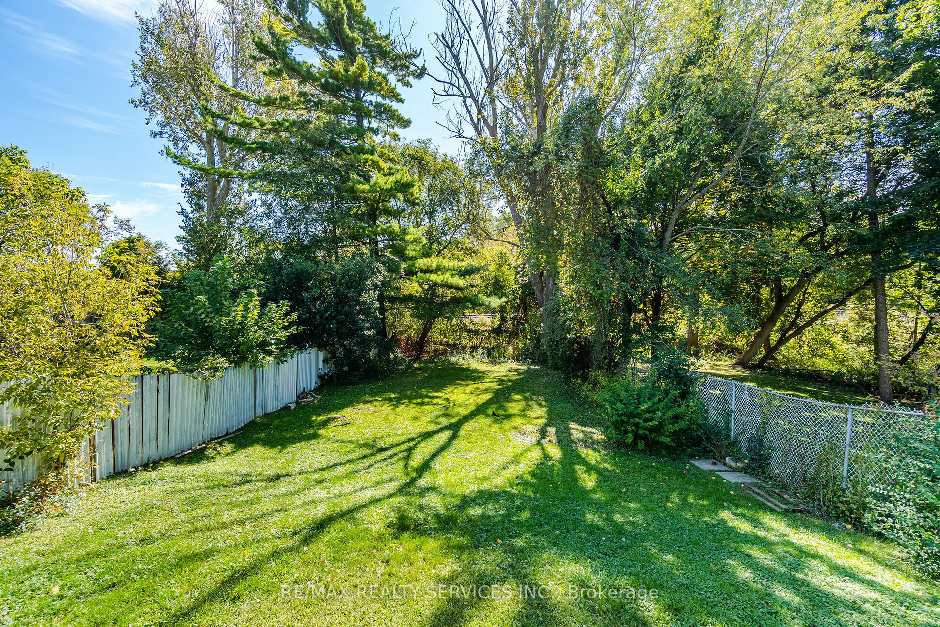 89 Darlingside Dr