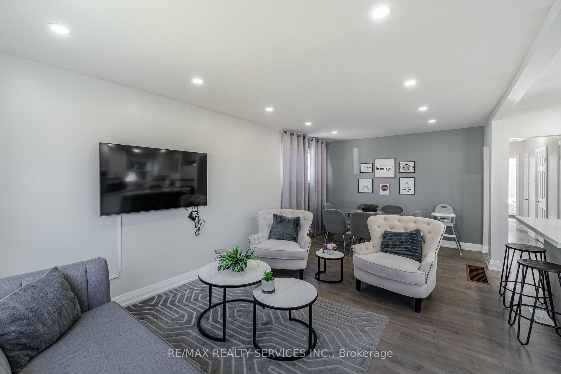 89 Darlingside Dr