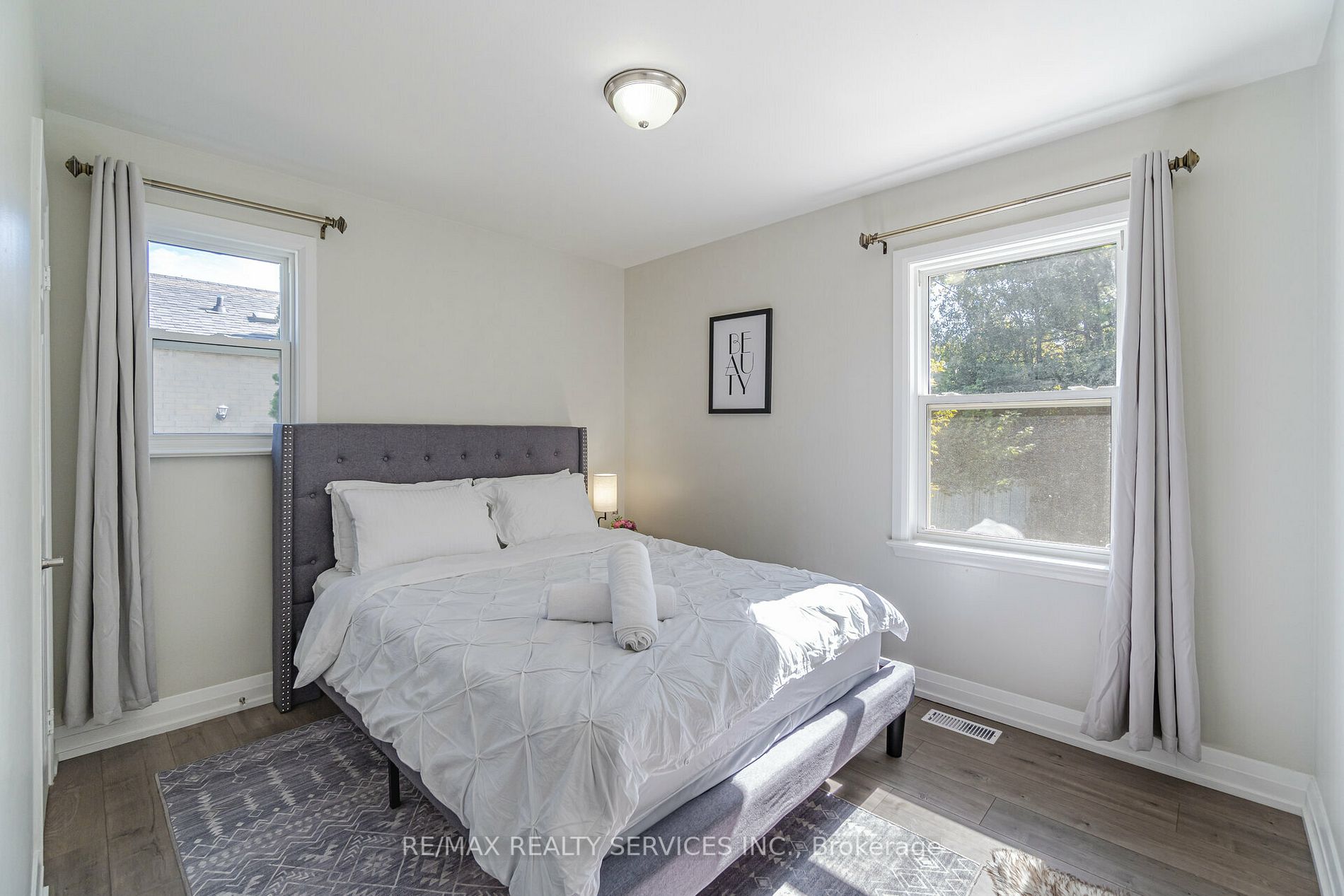 89 Darlingside Dr